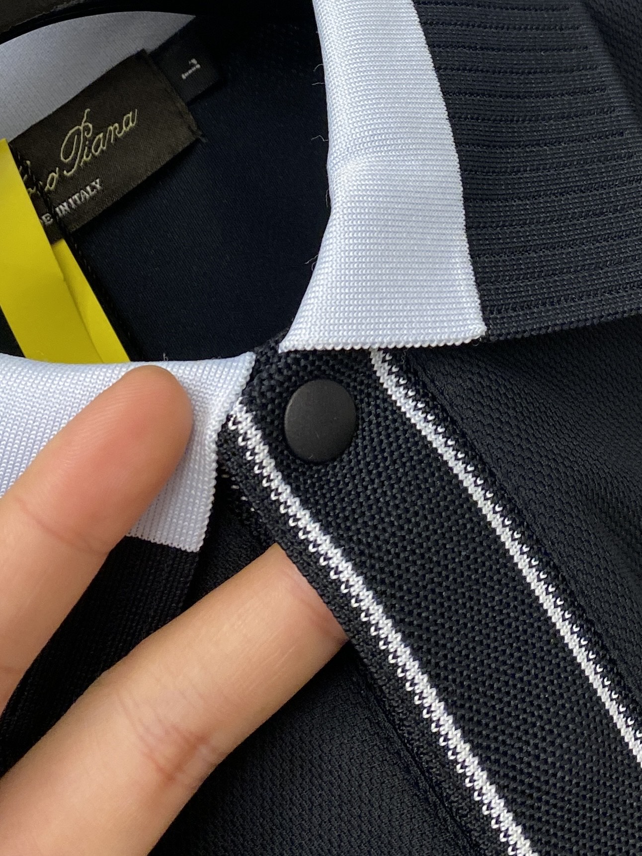 Loro Piana、2026新品短袖T恤，帅气时尚，简约百搭款。胸前精致刺绣图案字母Logo，面料棉 