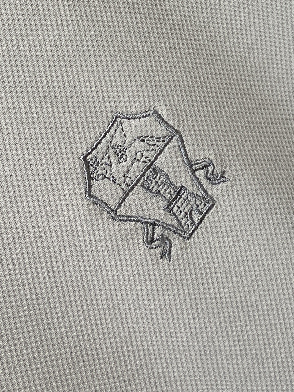 Brunello Cucinelli、2026新品短袖T恤，帅气时尚，简约百搭款。胸前精致刺绣图案log