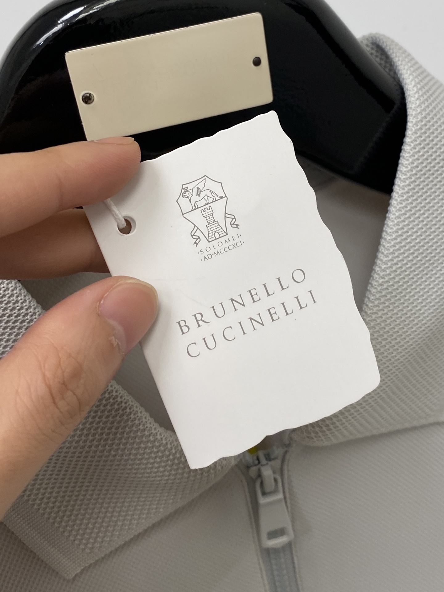 Brunello Cucinelli、2026新品短袖T恤，帅气时尚，简约百搭款。胸前精致刺绣图案log
