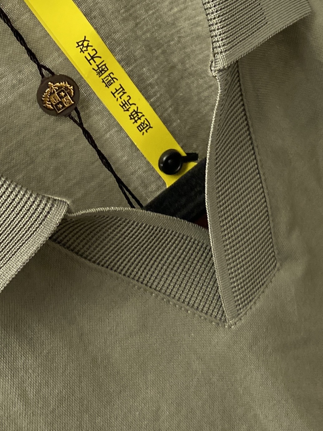 Loro Piana、2026新品短袖T恤，帅气时尚，简约百搭款。胸前精致刺绣字母Logo，面料棉 不仅