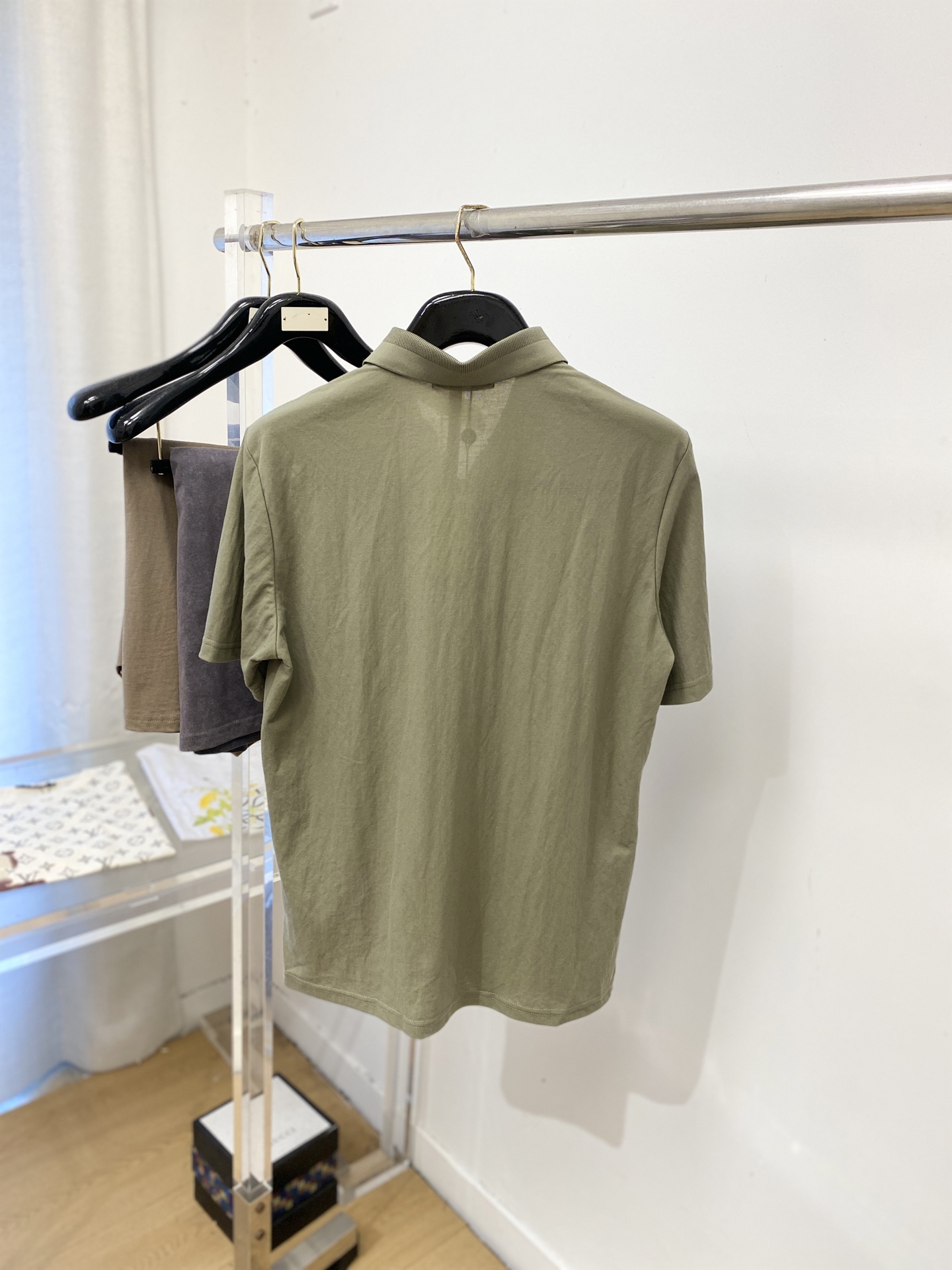 Loro Piana、2026新品短袖T恤，帅气时尚，简约百搭款。胸前精致刺绣字母Logo，面料棉 不仅