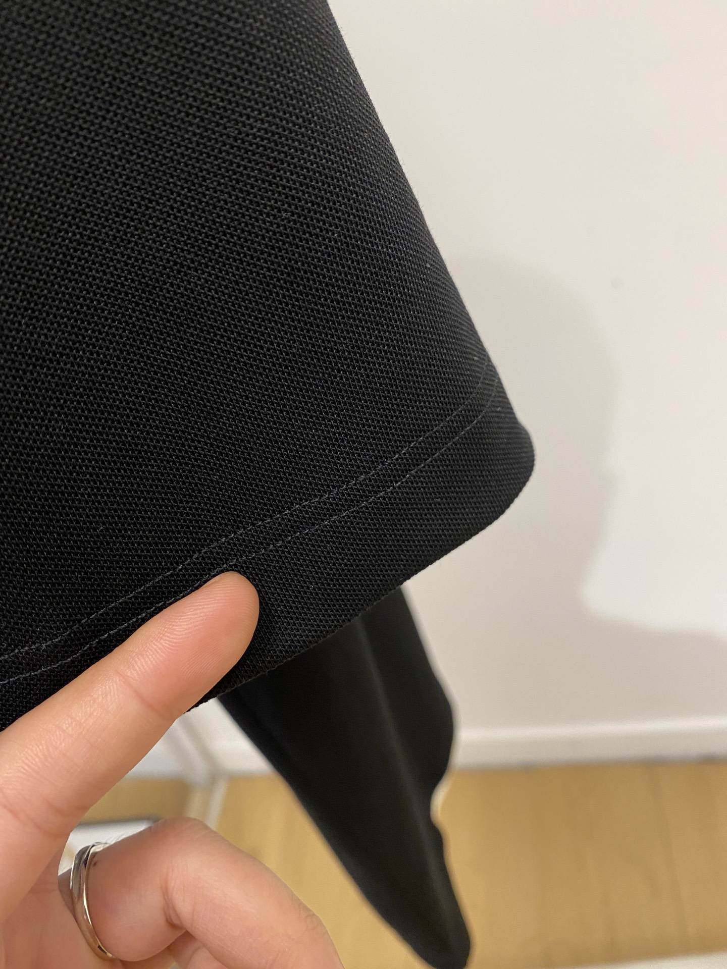 Loro Piana、2026新品短袖T恤，帅气时尚，简约百搭款。胸前精致刺绣字母Logo，面料棉 不仅