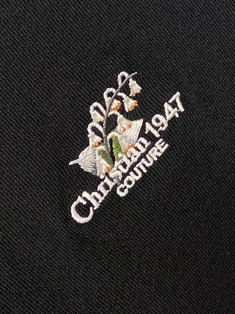 迪奥、2026新品短袖T恤，帅气时尚，简约百搭款。胸前精致刺绣图案字母logo，面料针织 不仅挺括，保持