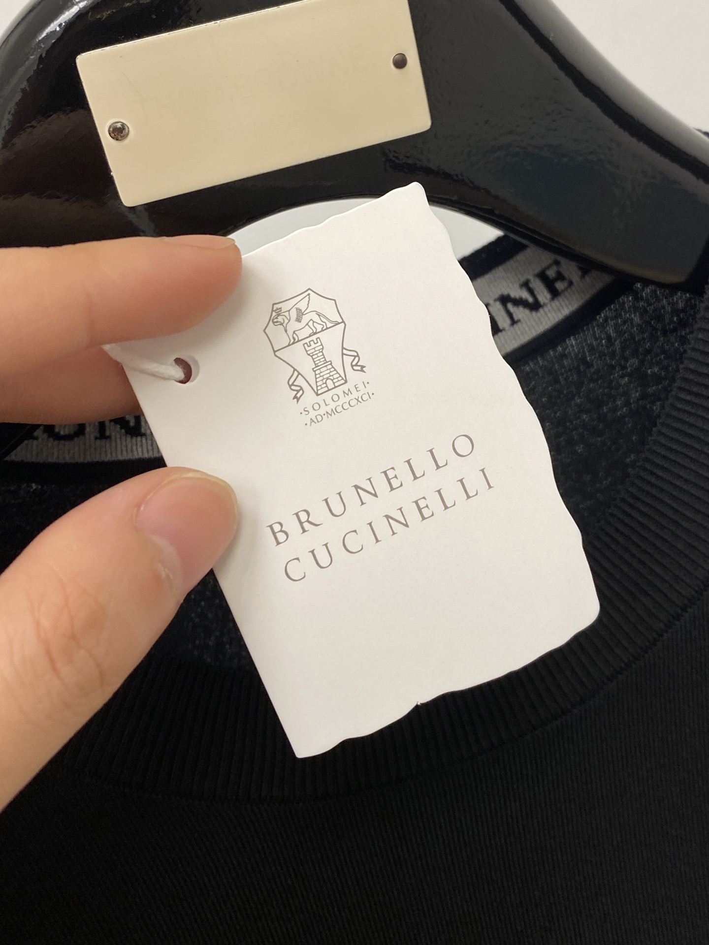 ￼ Brunello Cucinelli、2026新品短袖T恤，帅气时尚，简约百搭款。胸前精致刺绣图案l
