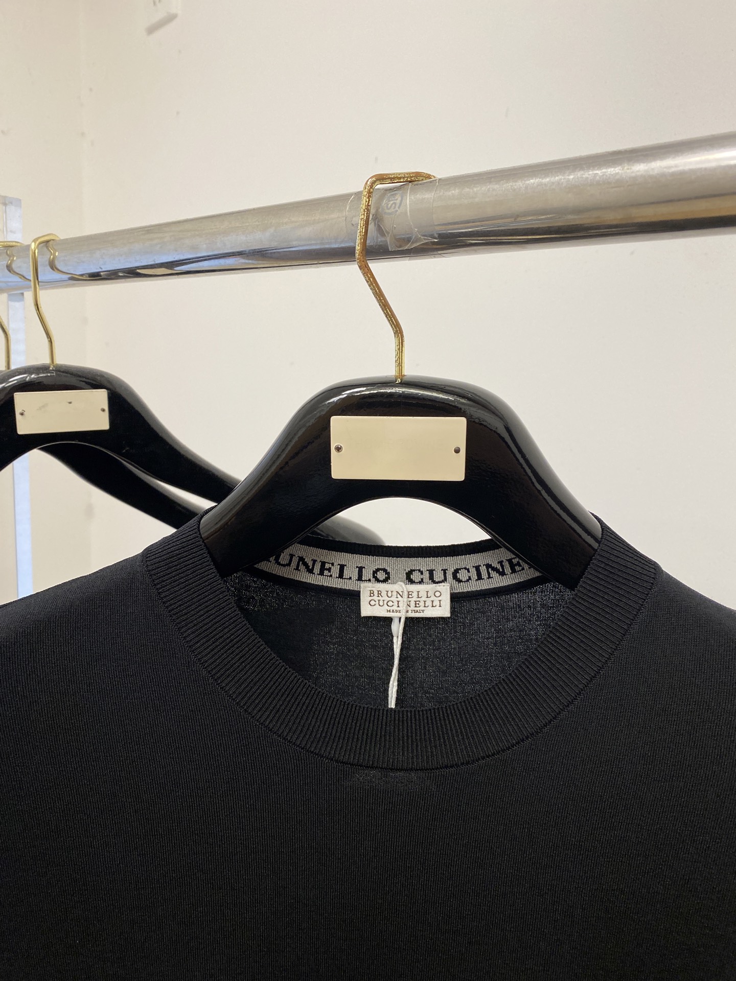 ￼ Brunello Cucinelli、2026新品短袖T恤，帅气时尚，简约百搭款。胸前精致刺绣图案l