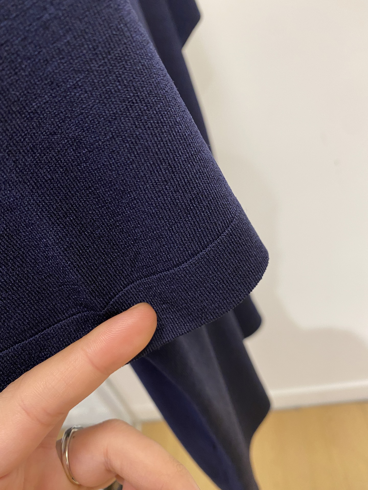 范思哲、2026新品短袖T恤，帅气时尚，简约百搭款。胸前精致刺绣图案logo，面料棉 不仅挺括，保持潮流