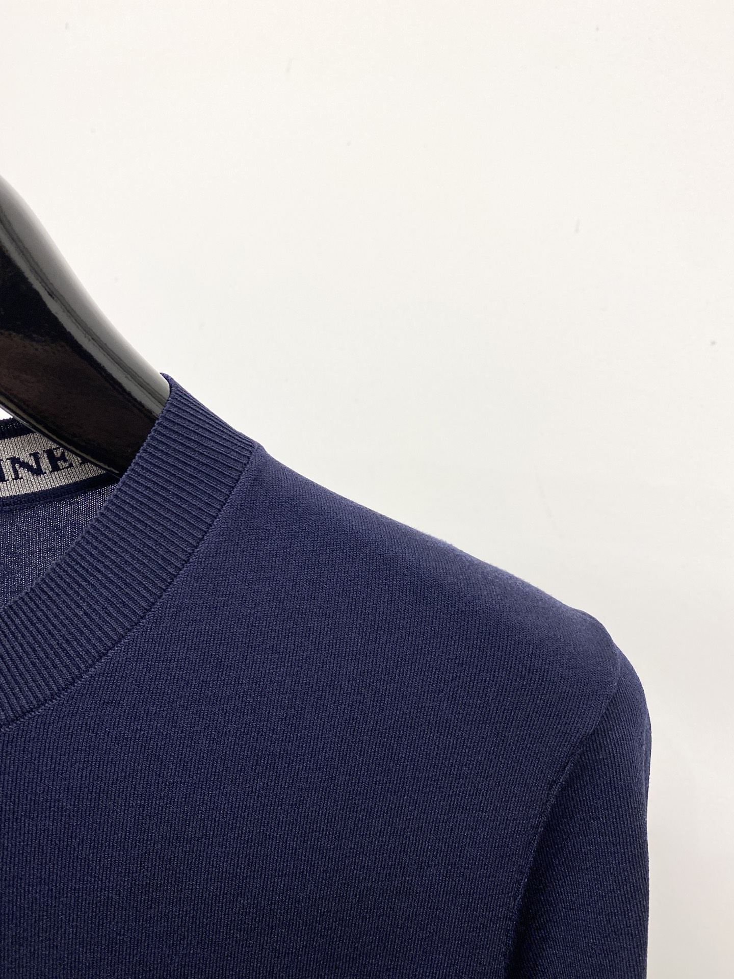 Brunello Cucinelli、2026新品短袖T恤，帅气时尚，简约百搭款。胸前精致刺绣图案log