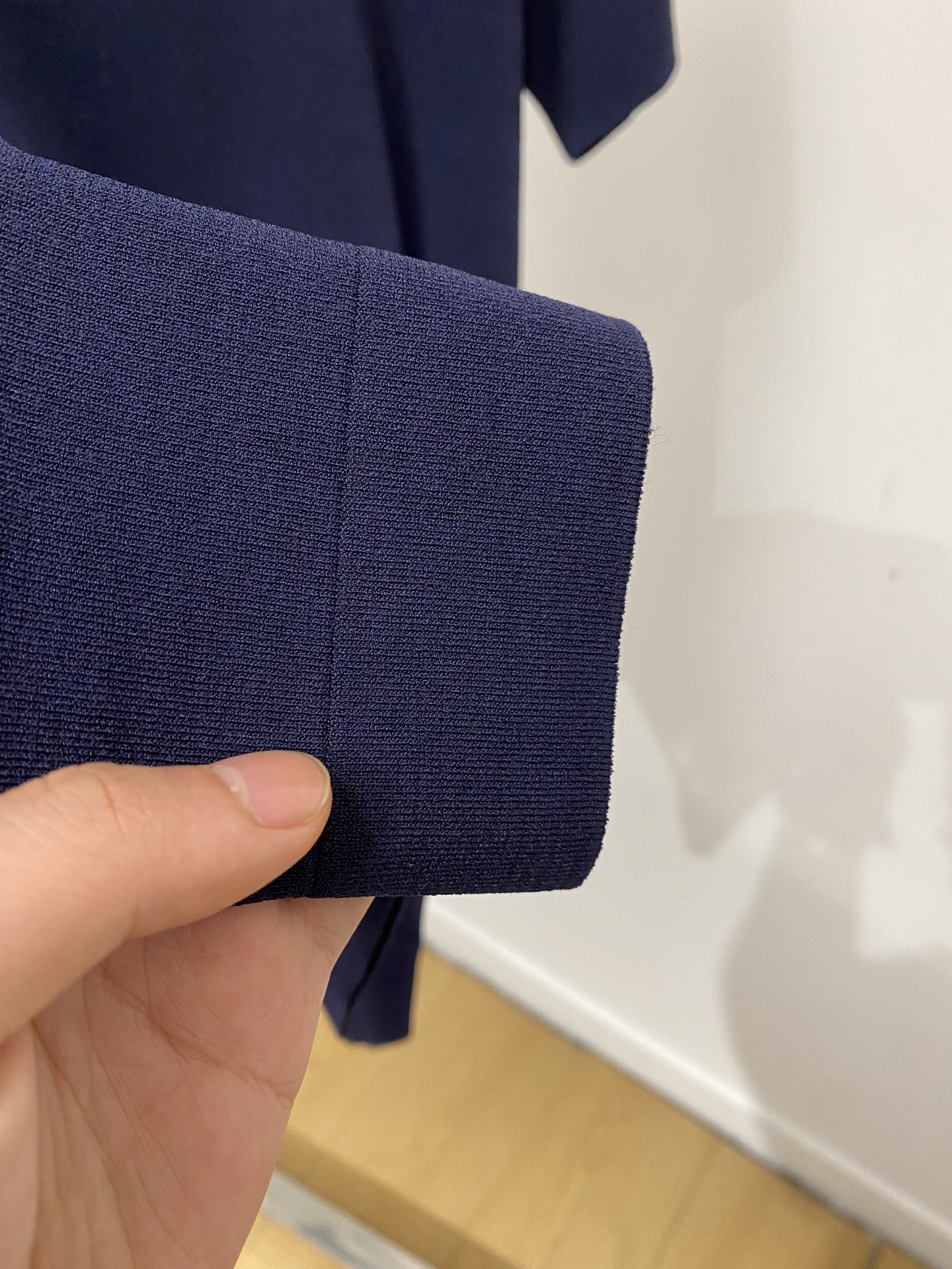 范思哲、2026新品短袖T恤，帅气时尚，简约百搭款。胸前精致刺绣图案logo，面料棉 不仅挺括，保持潮流