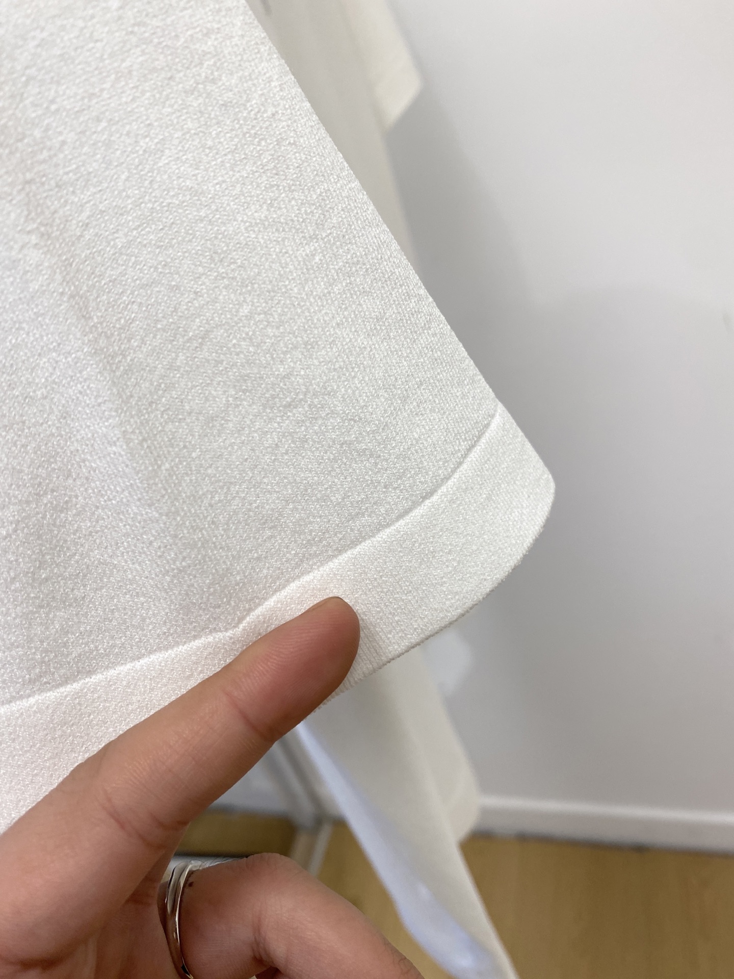 范思哲、2026新品短袖T恤，帅气时尚，简约百搭款。胸前精致刺绣图案logo，面料棉 不仅挺括，保持潮流