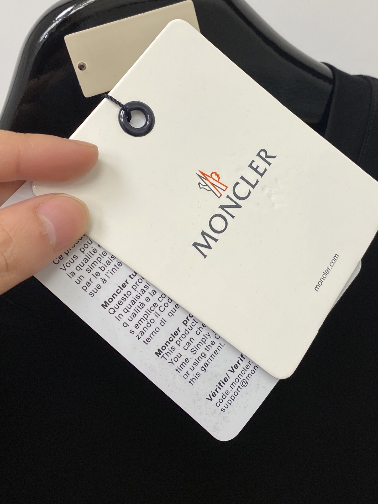 蒙口、2026新品短袖T恤，帅气时尚，简约百搭款。胸前精致刺绣图案logo，面料棉 不仅挺括，保持潮流的