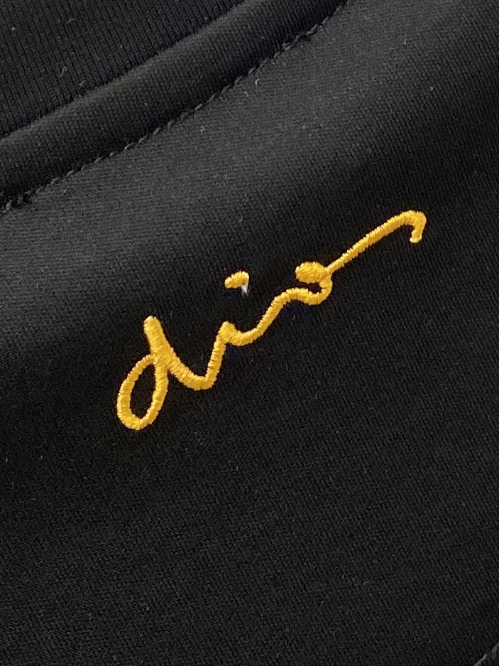 迪奥、2026新品短袖T恤，帅气时尚，简约百搭款。胸前精致刺绣图案logo，面料棉 不仅挺括，保持潮流的