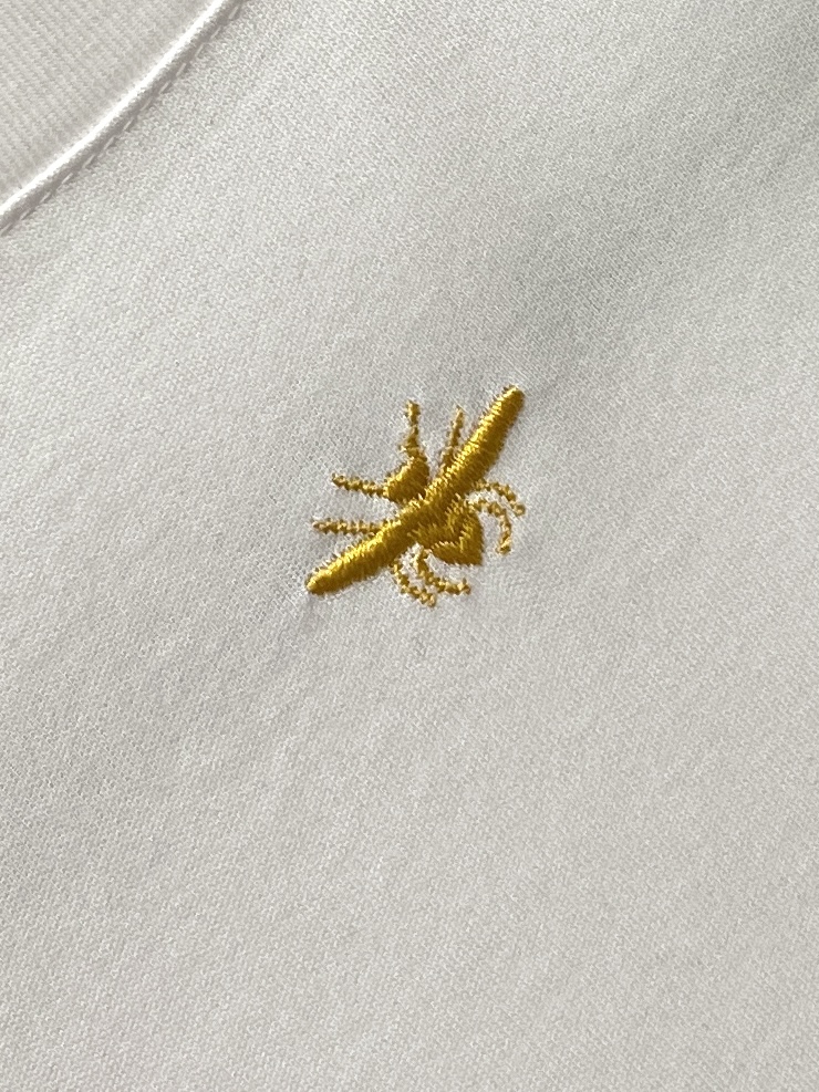 迪奥、2026新品短袖T恤，帅气时尚，简约百搭款。胸前精致刺绣图案logo，面料棉 不仅挺括，保持潮流的