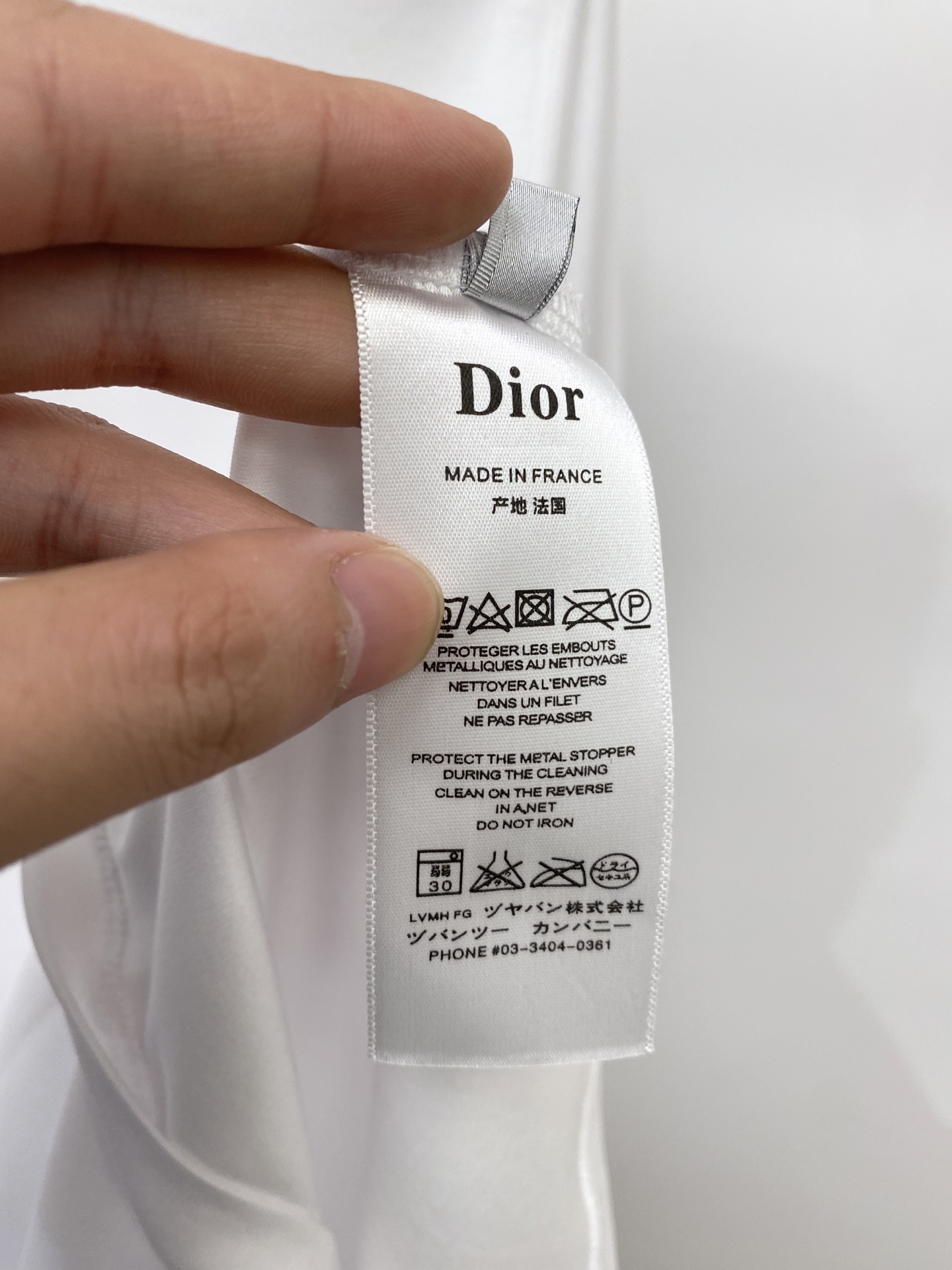 迪奥、2026新品短袖T恤，帅气时尚，简约百搭款。胸前精致刺绣图案logo，面料棉 不仅挺括，保持潮流的