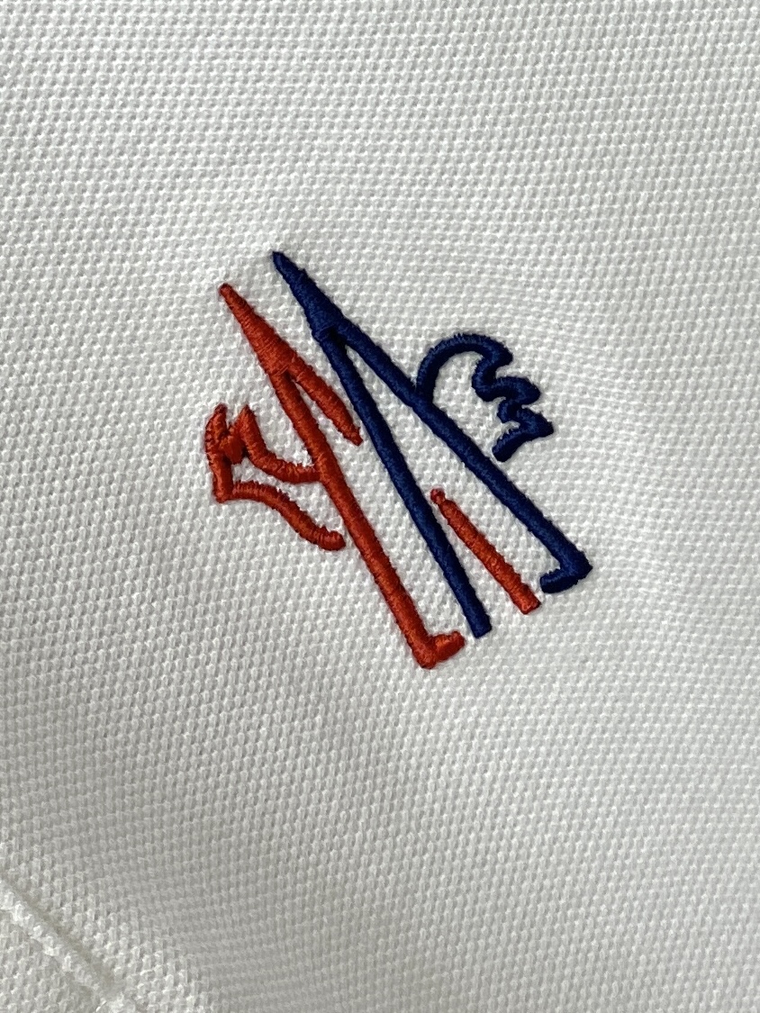 蒙口、2026新品短袖T恤，帅气时尚，胸前精致刺绣图案logo，简约百搭款。面料棉 不仅挺括，保持潮流的
