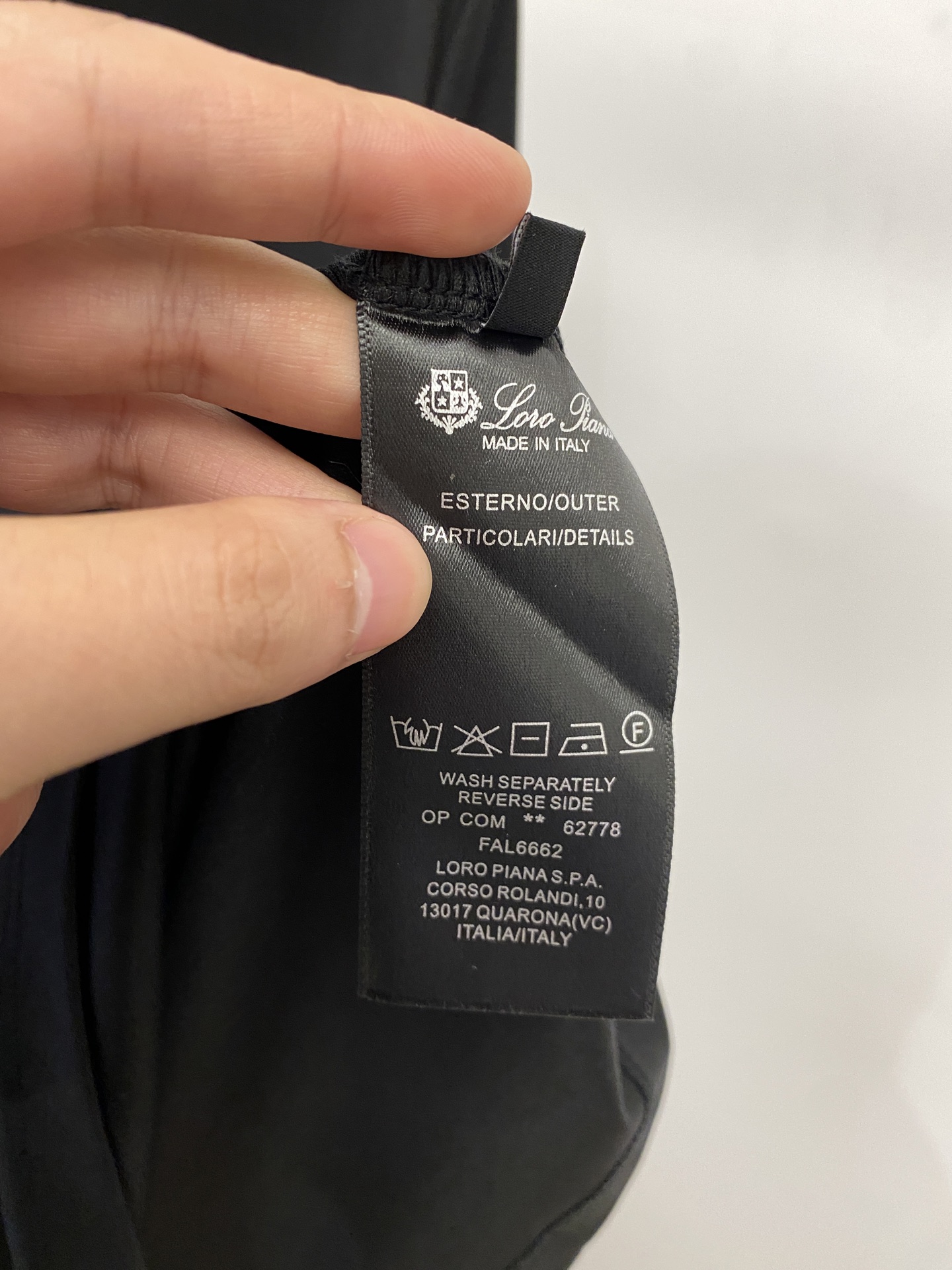 Loro Piana、2026新品短袖T恤，帅气时尚，胸前顶级印胶图案字母logo，简约百搭款。面料棉 
