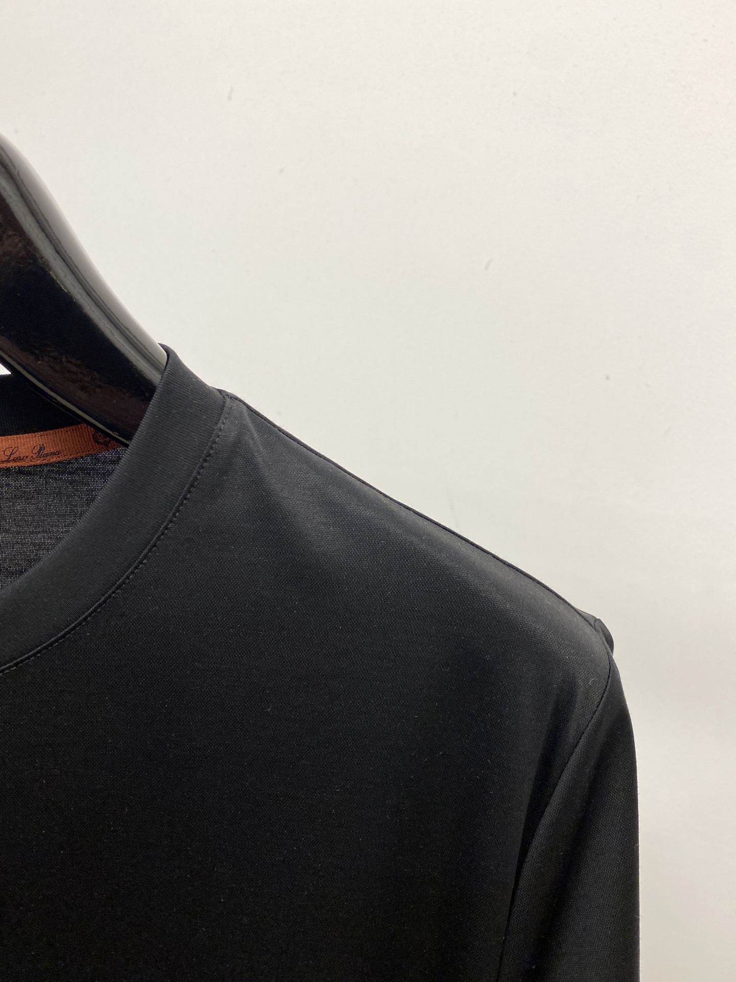 Loro Piana、2026新品短袖T恤，帅气时尚，胸前顶级印胶图案字母logo，简约百搭款。面料棉 