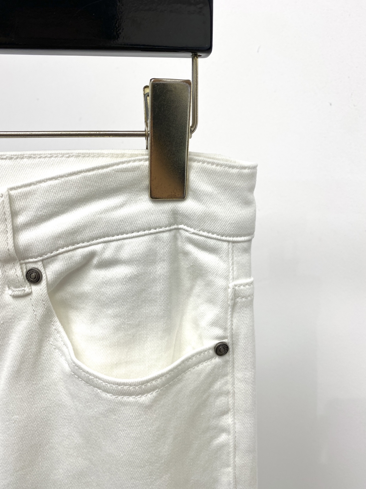 Loro Piana、2026最新品，专柜同步有售，原单狠货，水洗休闲牛仔裤，进口原版水洗弹力面料，舒适