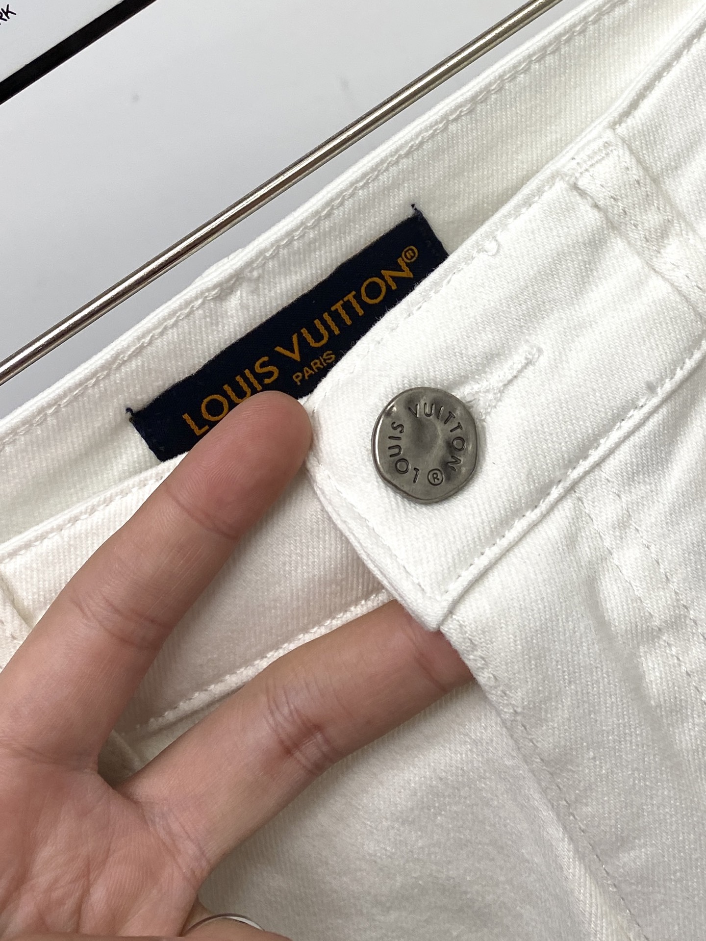 LV、2026最新品，专柜同步有售，原单狠货，水洗休闲牛仔裤，进口原版水洗弹力面料，舒适有弹性，原版五金