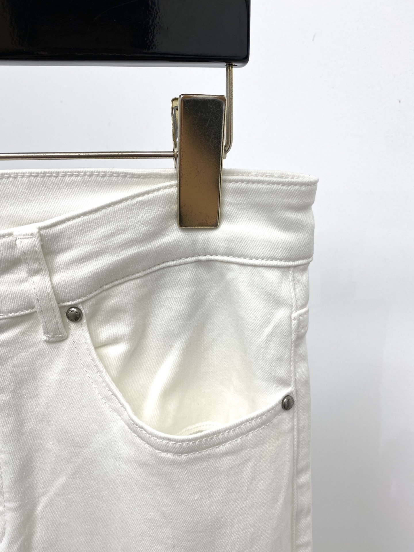 LV、2026最新品，专柜同步有售，原单狠货，水洗休闲牛仔裤，进口原版水洗弹力面料，舒适有弹性，原版五金