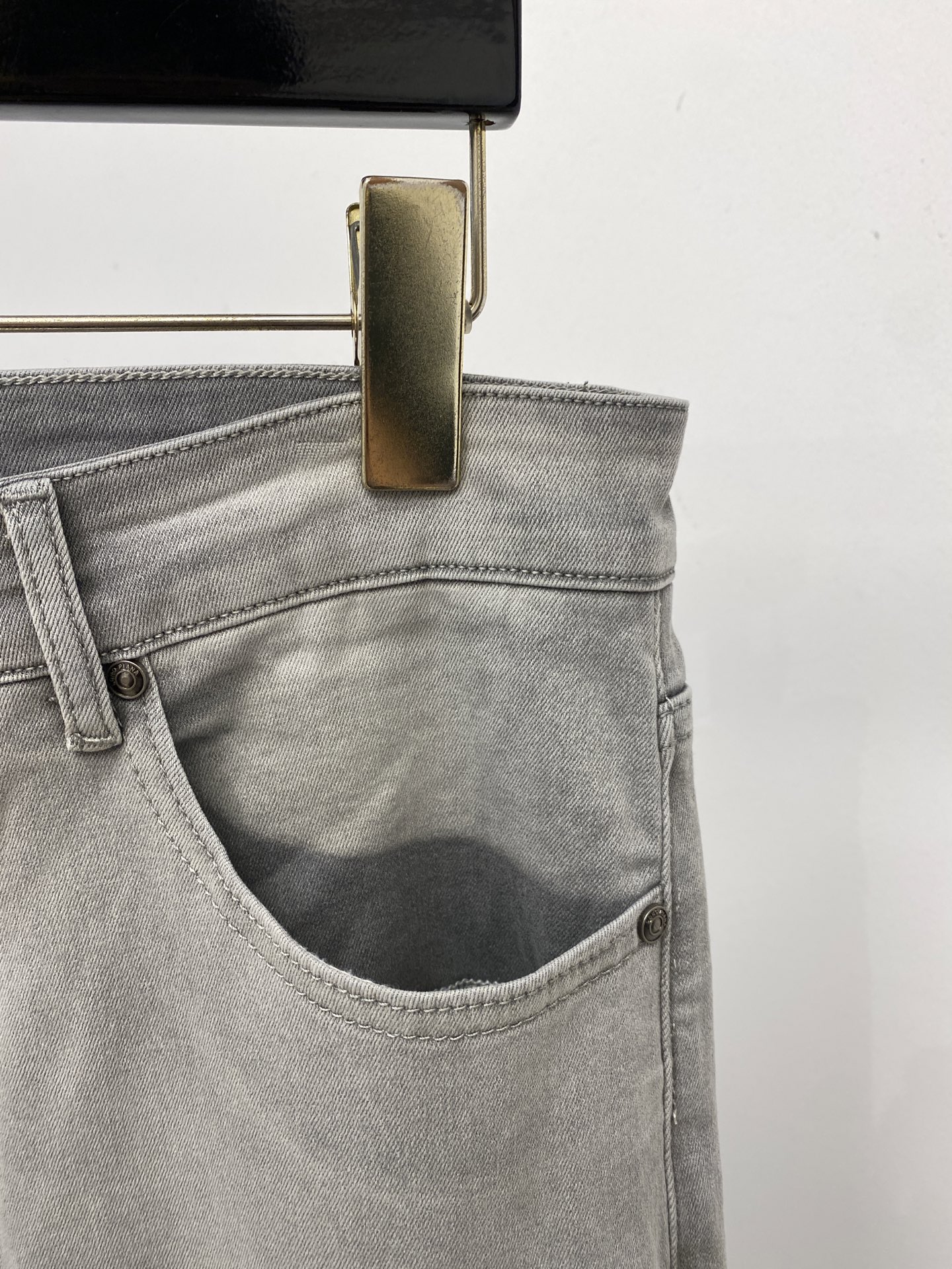 Loro Piana、2026最新品，专柜同步有售，原单狠货，水洗休闲牛仔裤，进口原版水洗弹力面料，舒适