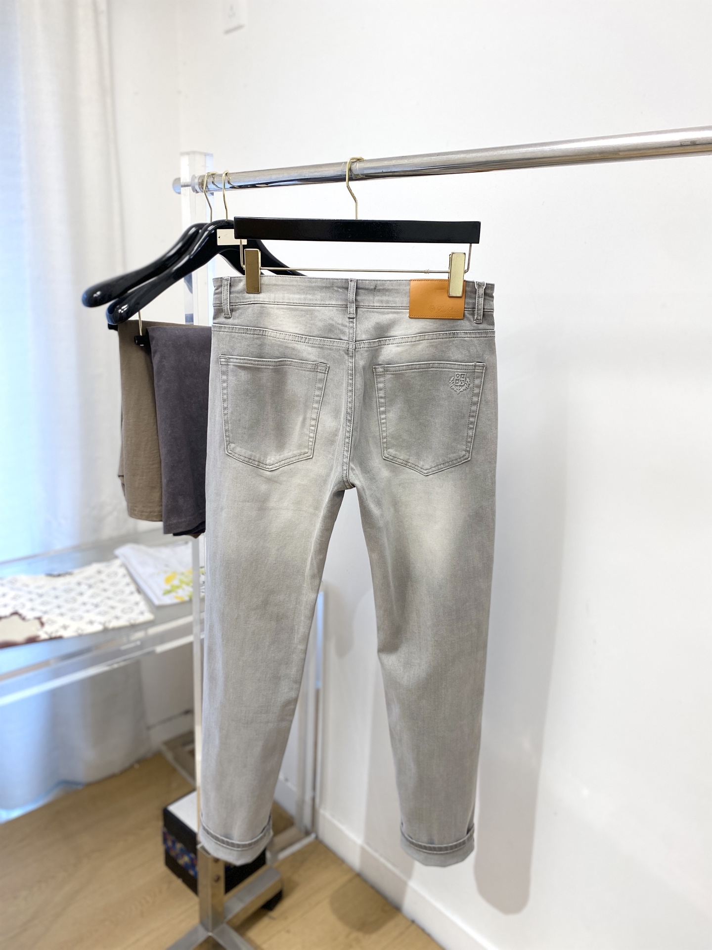 Loro Piana、2026最新品，专柜同步有售，原单狠货，水洗休闲牛仔裤，进口原版水洗弹力面料，舒适