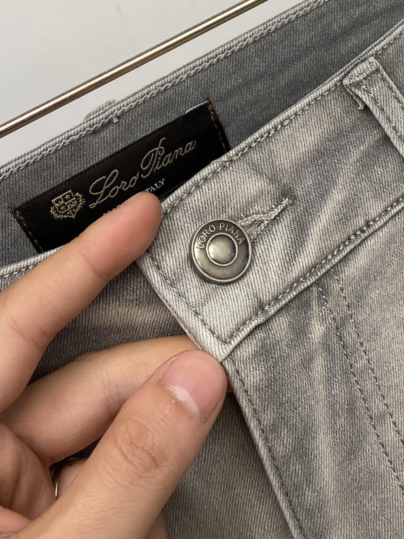 Loro Piana、2026最新品，专柜同步有售，原单狠货，水洗休闲牛仔裤，进口原版水洗弹力面料，舒适