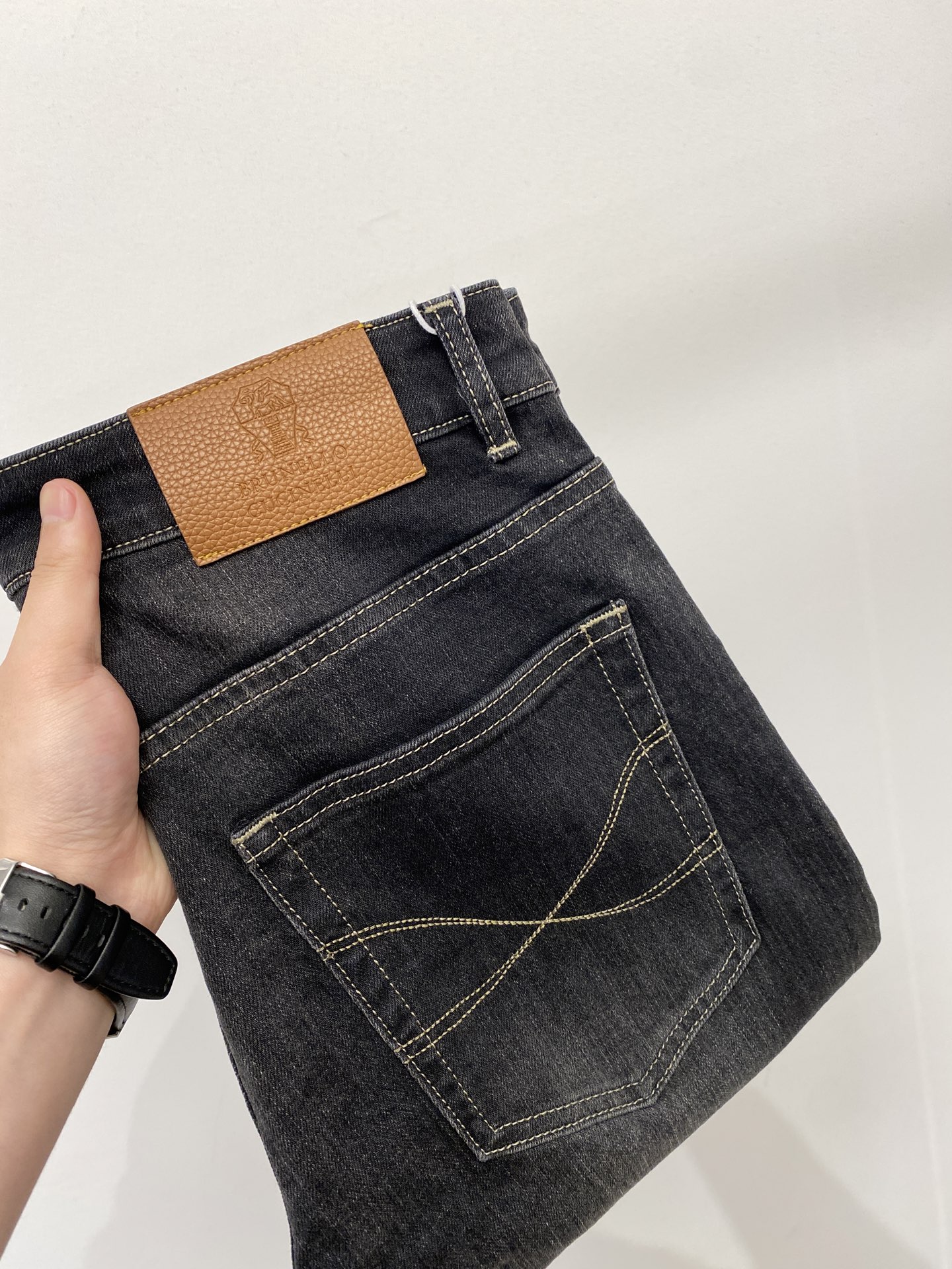 Brunello Cucinelli、2026最新品，专柜同步有售，原单狠货，水洗休闲牛仔裤，进口原版水
