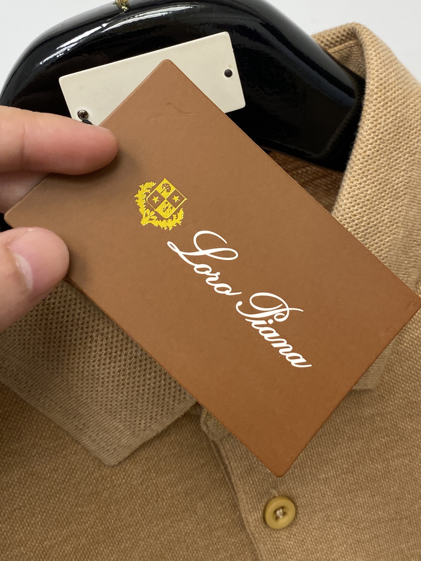 Loro Piana、2026新品短袖T恤，帅气时尚，胸前精致刺绣字母logo，简约百搭款。面料棉 不仅