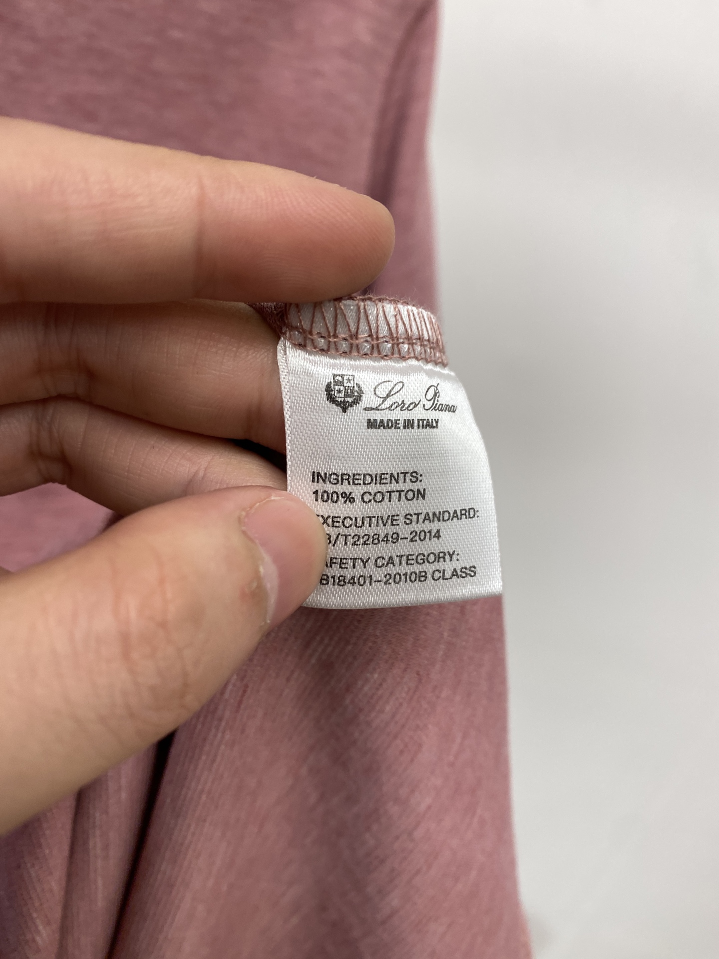 Loro Piana、2026新品短袖T恤，帅气时尚，胸前顶级印胶字母logo，简约百搭款。面料棉 不仅