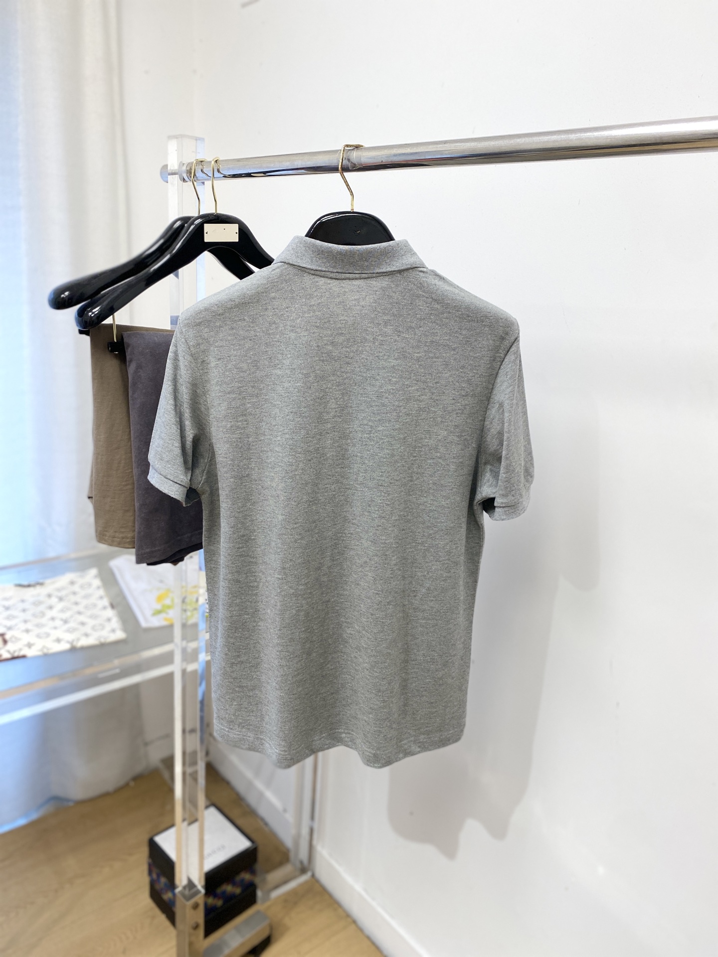 Loro Piana、2026新品短袖T恤，帅气时尚，胸前精致刺绣字母logo，简约百搭款。面料棉 不仅