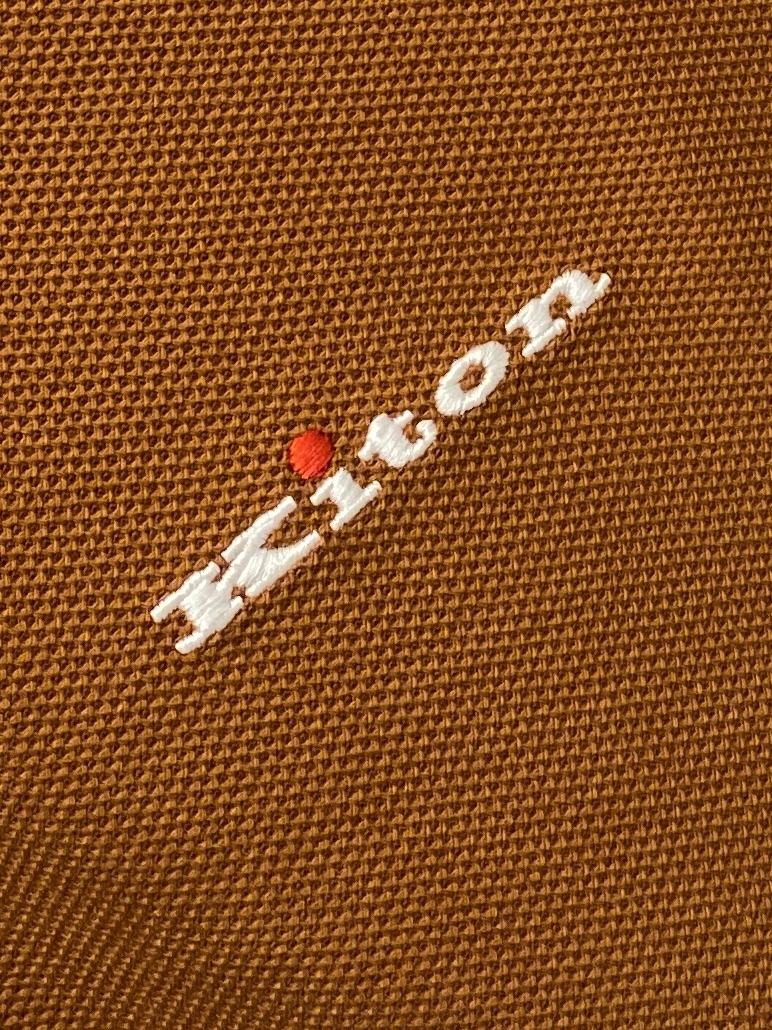 Kiton、2026新品短袖T恤，帅气时尚，胸前精致刺绣字母logo，简约百搭款。面料棉 不仅挺括，保持