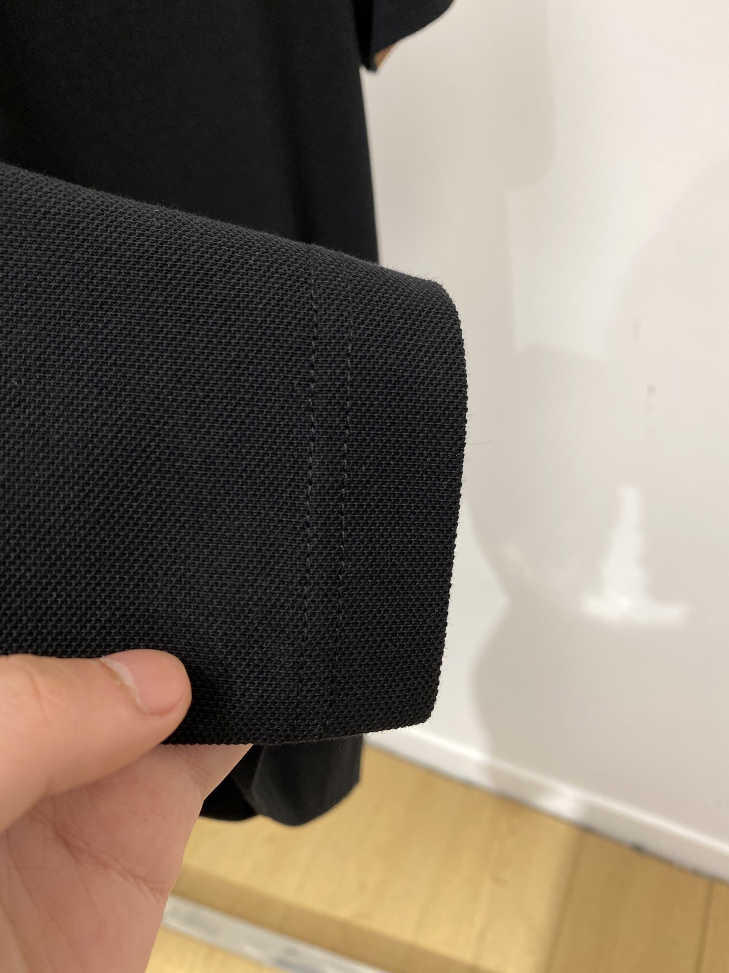 Loro Piana、2026新品短袖T恤，帅气时尚，胸前精致刺绣图案logo，简约百搭款。面料棉 不仅