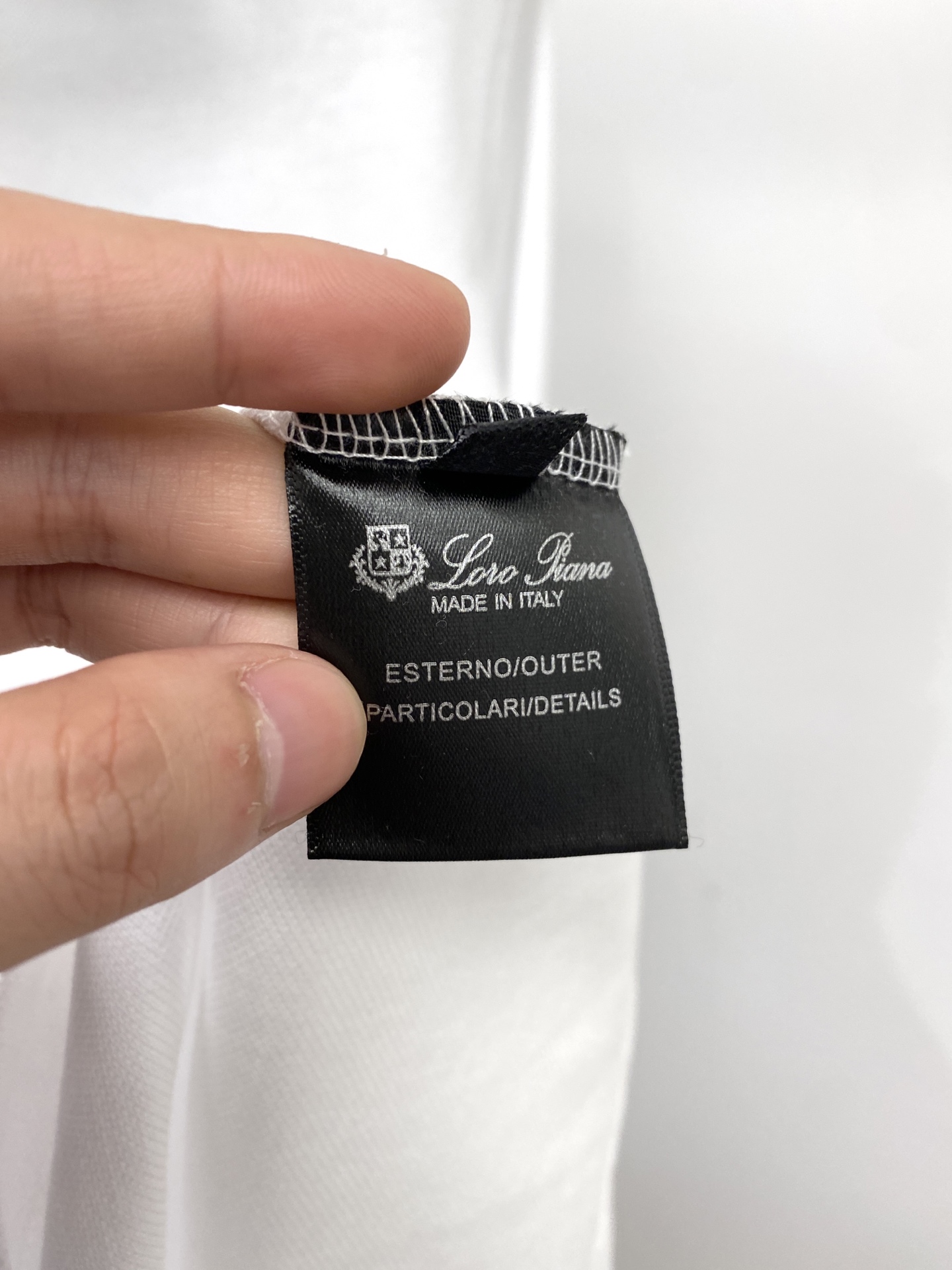Loro Piana、2026新品短袖T恤，帅气时尚，胸前精致刺绣图案logo，简约百搭款。面料棉 不仅