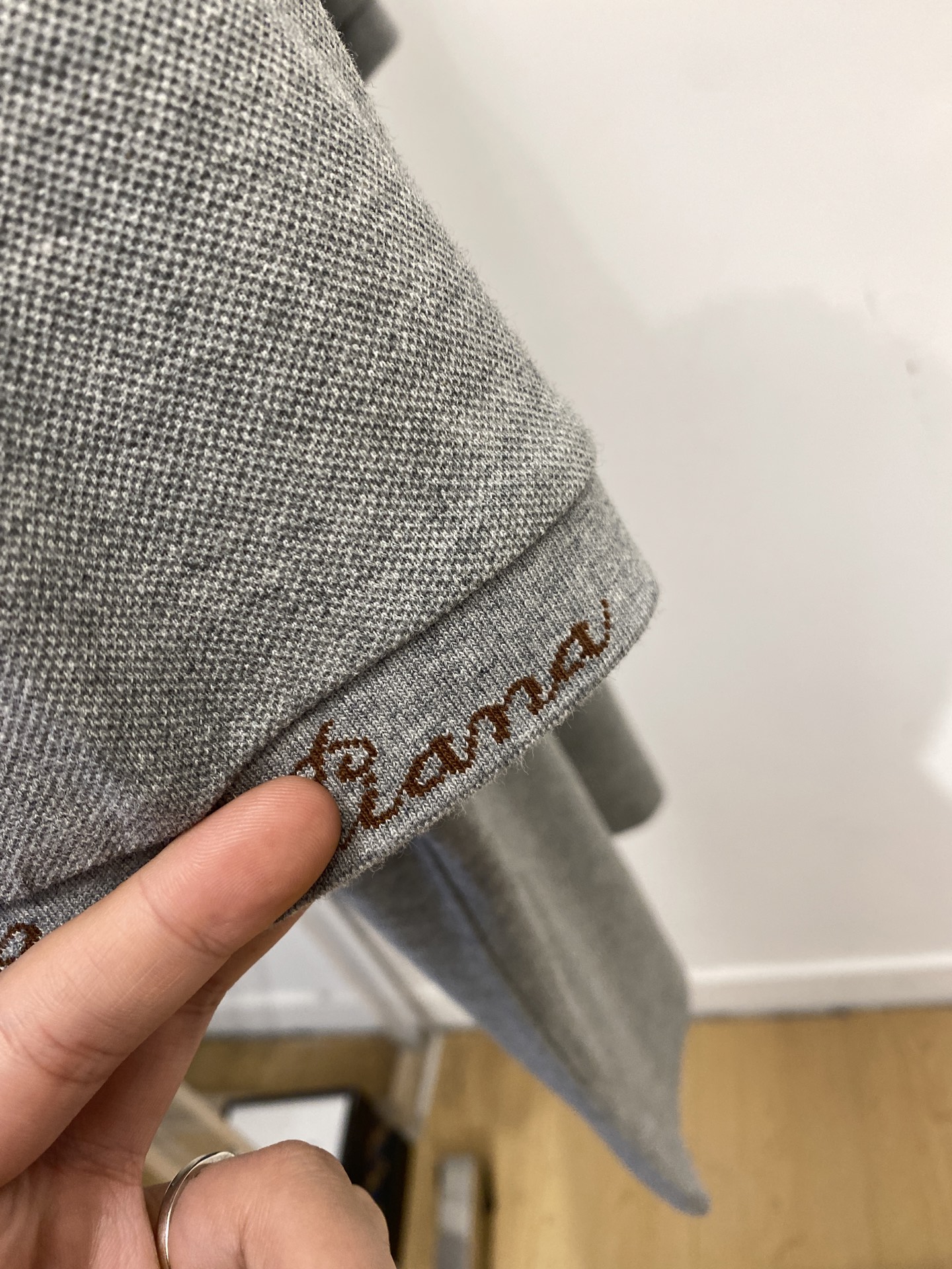 Loro Piana、2026新品短袖T恤，帅气时尚，胸前精致刺绣图案logo，简约百搭款。面料棉 不仅