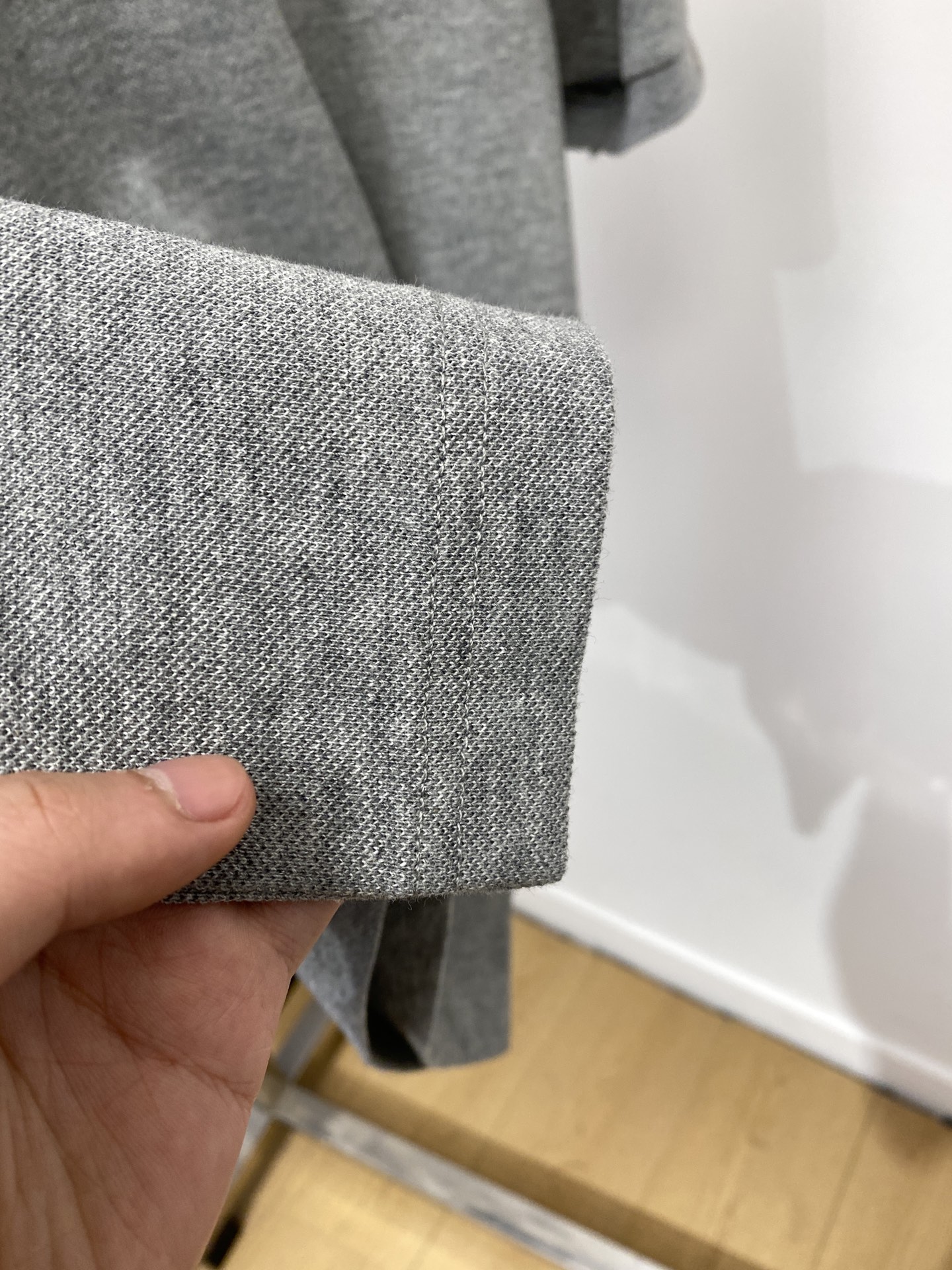 Loro Piana、2026新品短袖T恤，帅气时尚，胸前精致刺绣图案logo，简约百搭款。面料棉 不仅