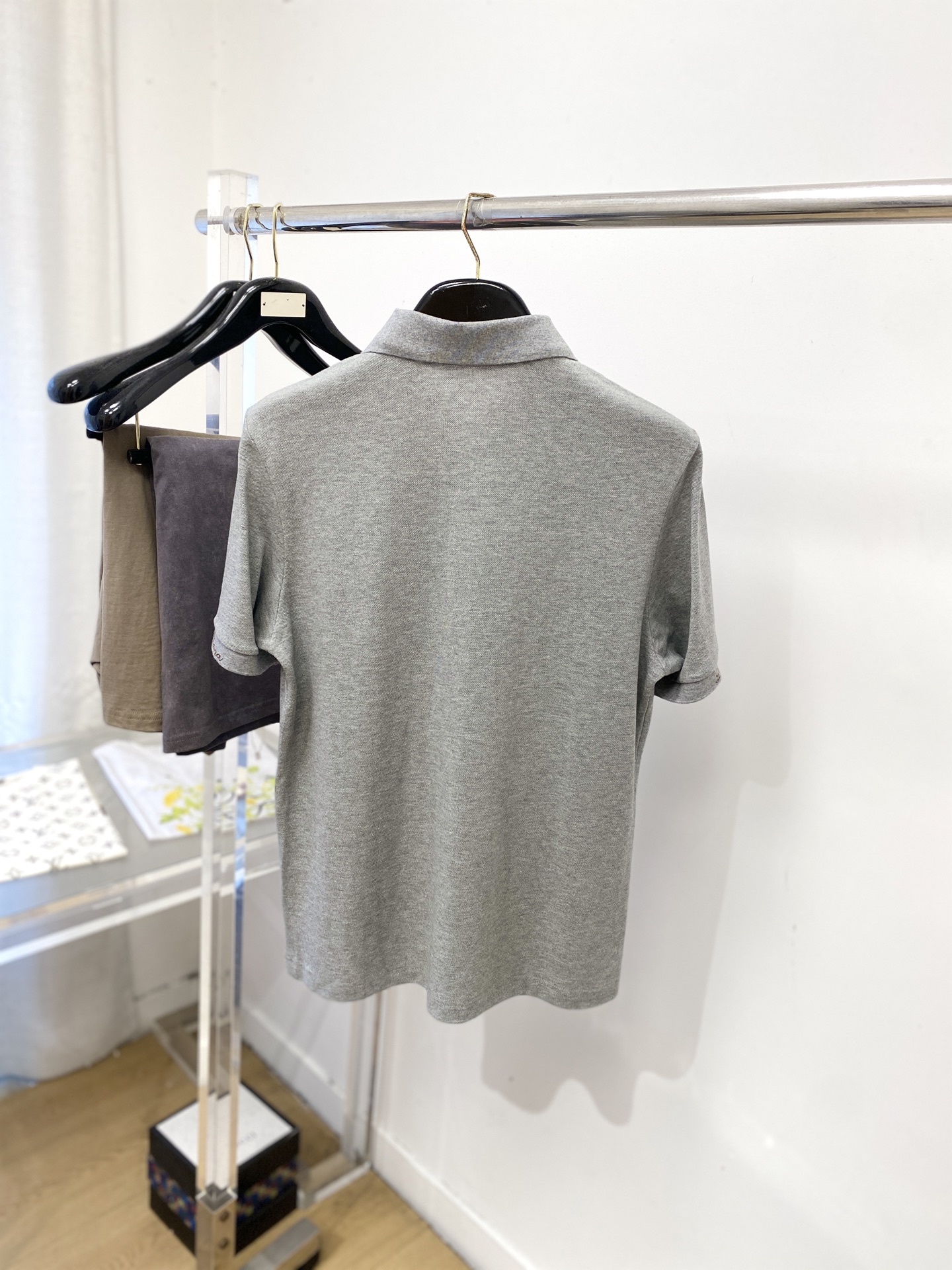 Loro Piana、2026新品短袖T恤，帅气时尚，胸前精致刺绣图案logo，简约百搭款。面料棉 不仅