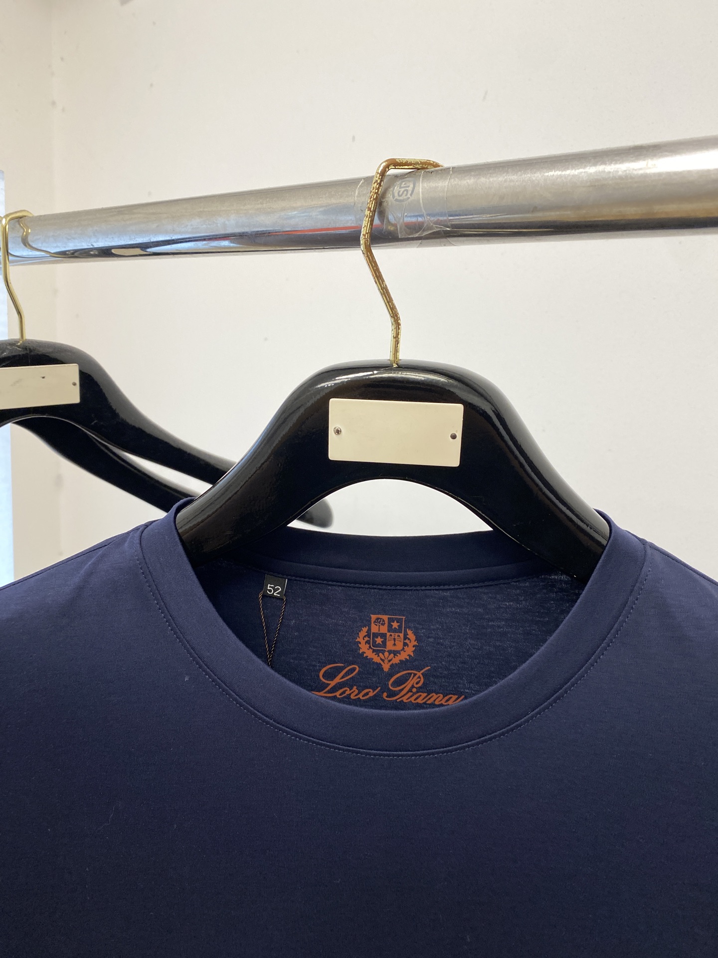 Loro Piana、2026新品短袖T恤，帅气时尚，胸前顶级印胶字母logo，简约百搭款。面料棉 不仅