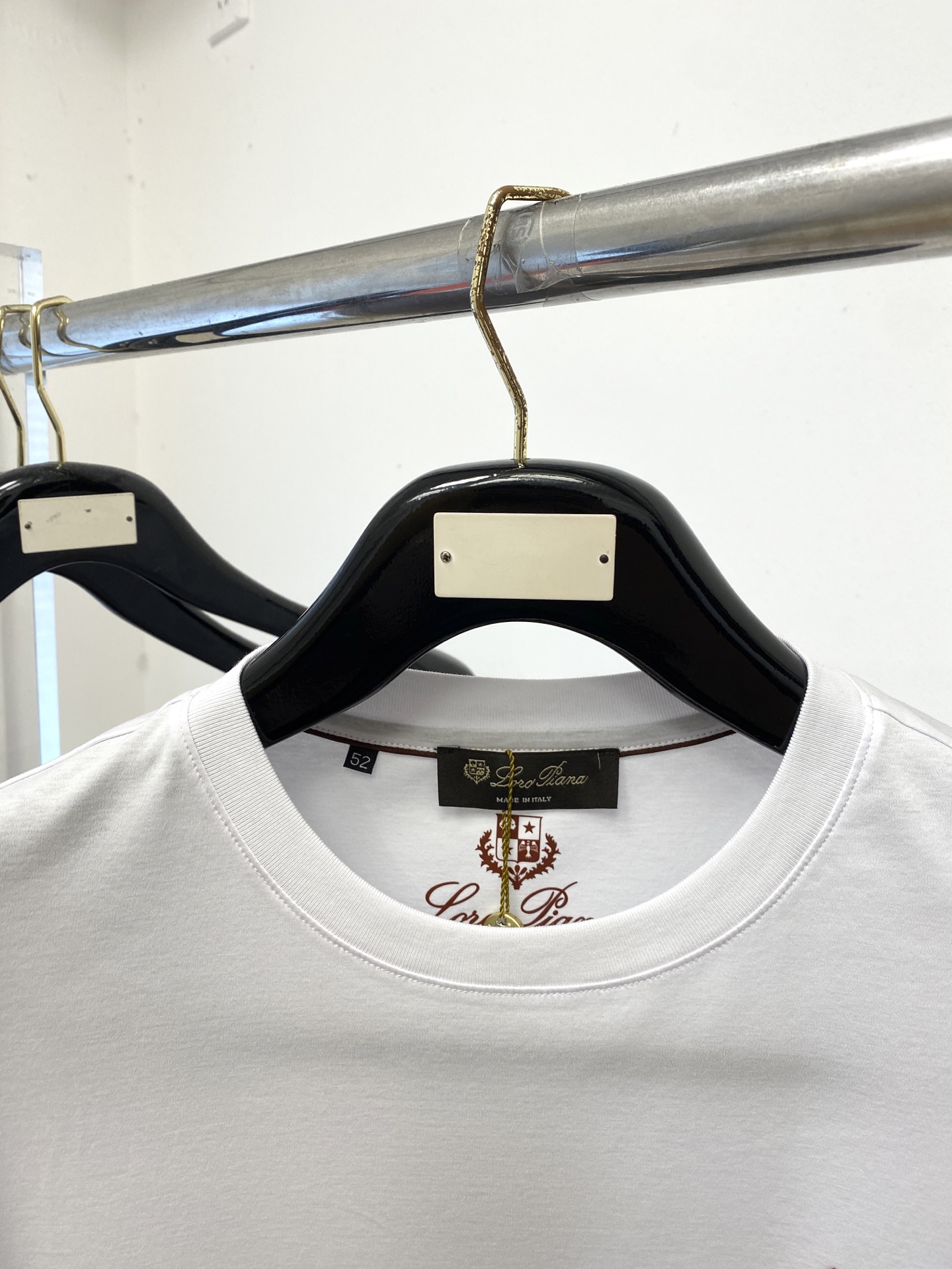 Loro Piana、2026新品短袖T恤，帅气时尚，胸前顶级印胶字母logo，简约百搭款。面料棉 不仅