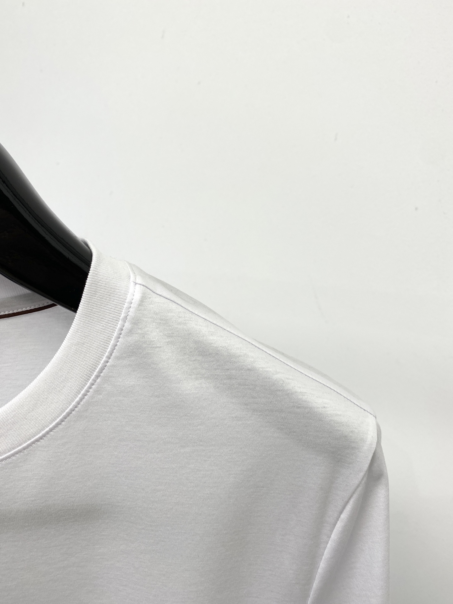 Loro Piana、2026新品短袖T恤，帅气时尚，胸前顶级印胶字母logo，简约百搭款。面料棉 不仅