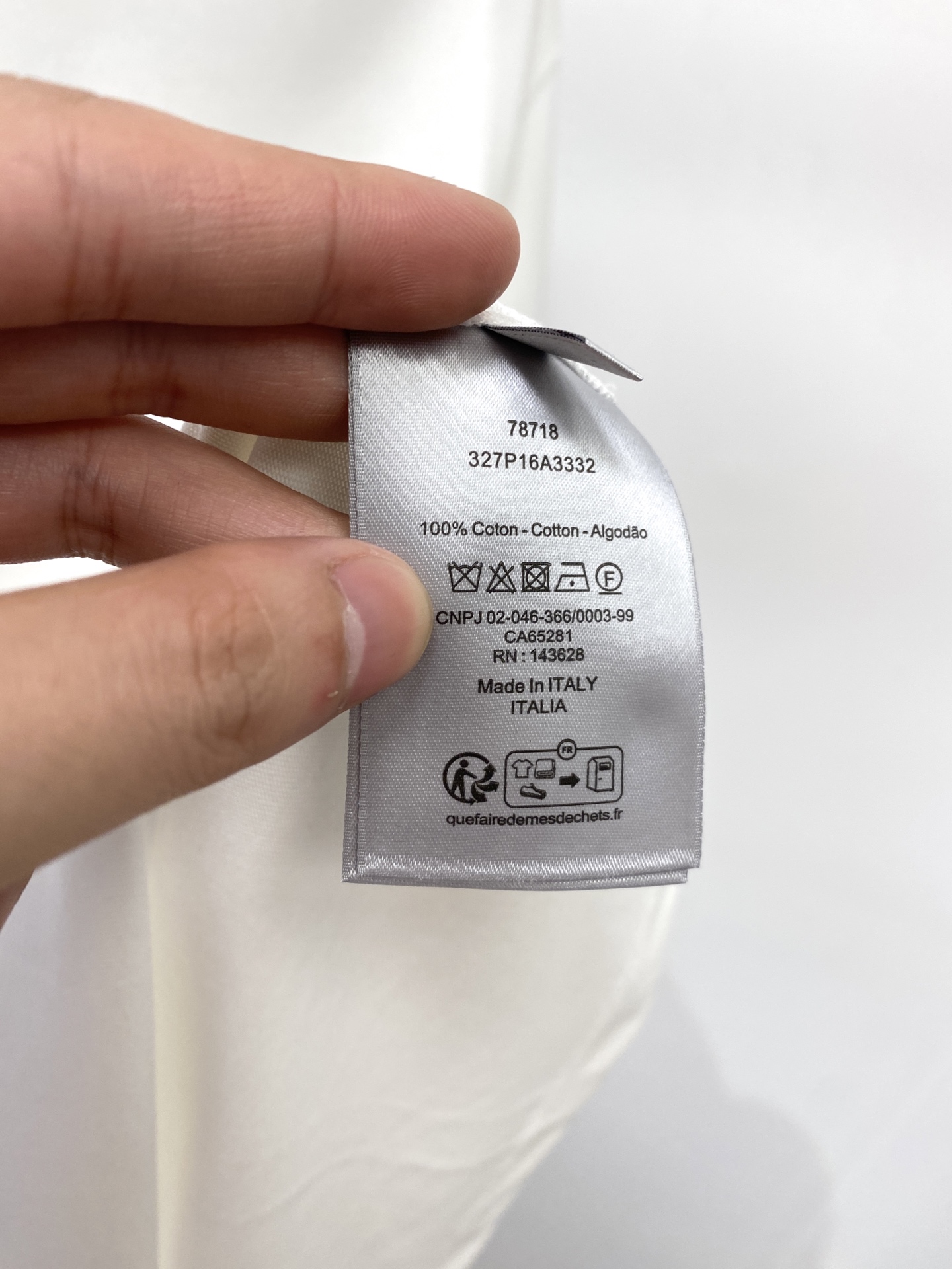 迪奥、2026新品短袖T恤，帅气时尚，胸前顶级印花字母logo，简约百搭款。面料棉 不仅挺括，保持潮流的