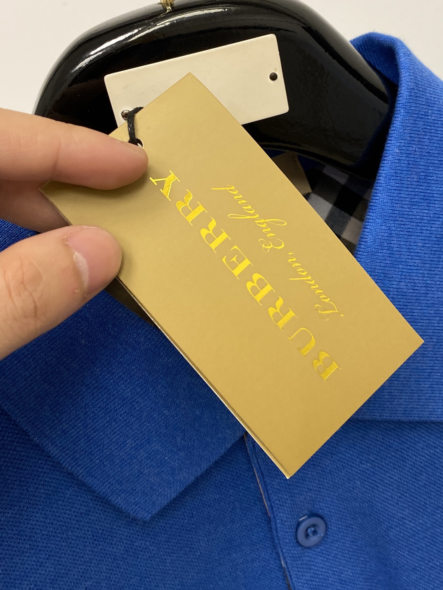 巴宝莉、2026新品短袖T恤，帅气时尚，胸前精致刺绣图案logo，简约百搭款。面料棉 不仅挺括，保持潮流