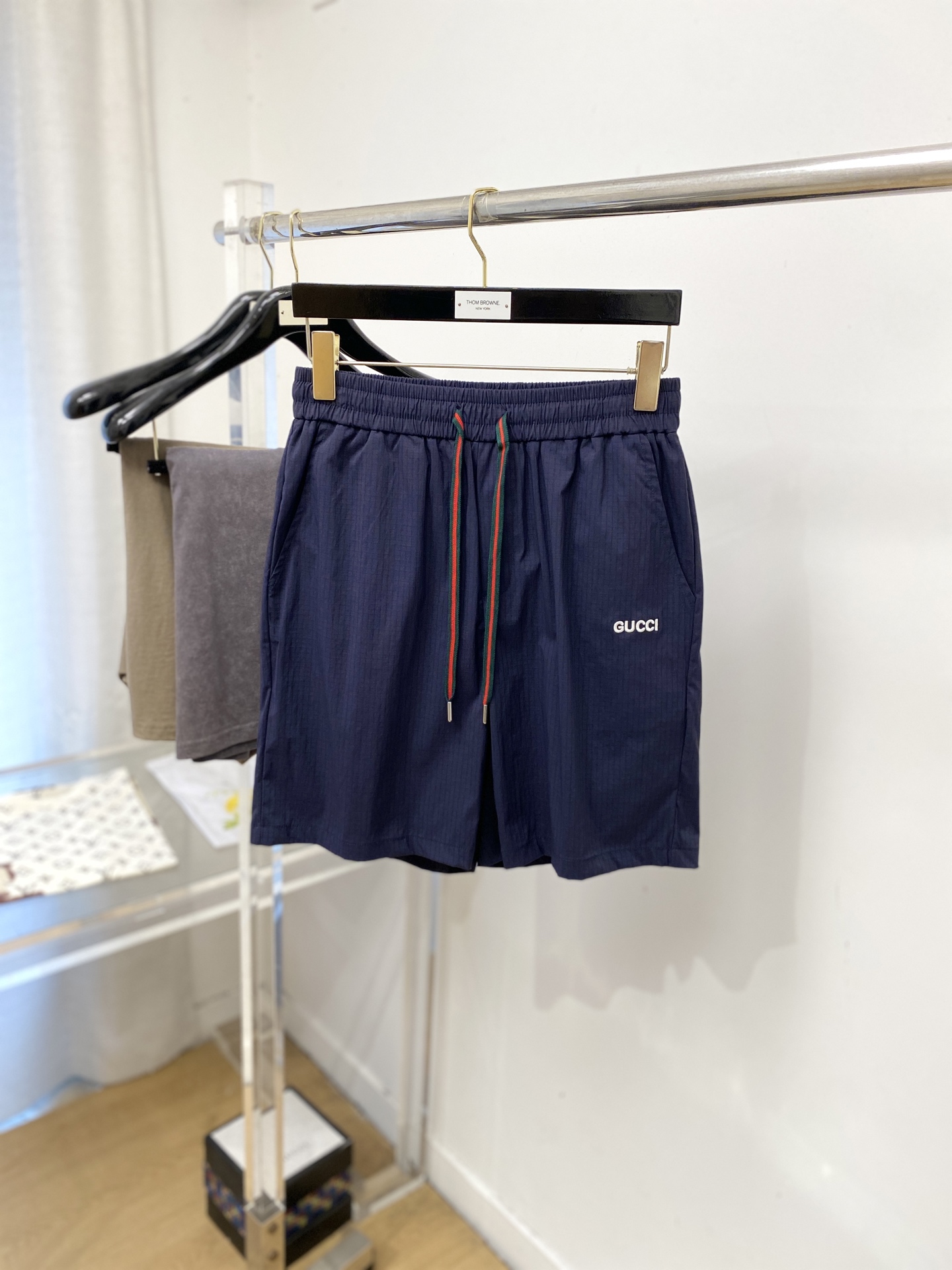 NO:836046,Gucci, 2026 popular casual shorts, high elasticity, slimming, simple and versatile, popular style, fine workmanship, every stitch can be seen attentiveness, favorite of many celebrities and Internet celebrities, elongating body proportions!  Micro-elastic comfortable fabric details body size M-3XL,,shorts,19860909古奇、2026爆款休闲短裤 高弹显瘦必爆简约百搭爆款,做工精细,每一针都看得到用心,超多明星网红最爱 拉长身材比例哦！微弹 舒适面料 细节体码数M-3XL,,shorts,,Men's clothing