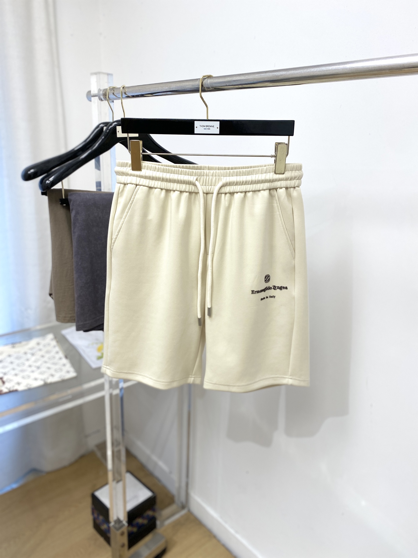 NO:836051,Ermenegildo Zegna, 2026 popular casual shorts, high elasticity, slimming, simple and versatile, popular style, fine workmanship, every stitch can be seen attentiveness, favorite of many celebrities and Internet celebrities, elongating body proportions!  Micro-elastic comfortable fabric details body size M-3XL,,zegna,shorts,19860909杰尼亚、2026爆款休闲短裤 高弹显瘦必爆简约百搭爆款,做工精细,每一针都看得到用心,超多明星网红最爱 拉长身材比例哦！微弹 舒适面料 细节体码数M-3XL,,zegna,shorts,,Men's clothing