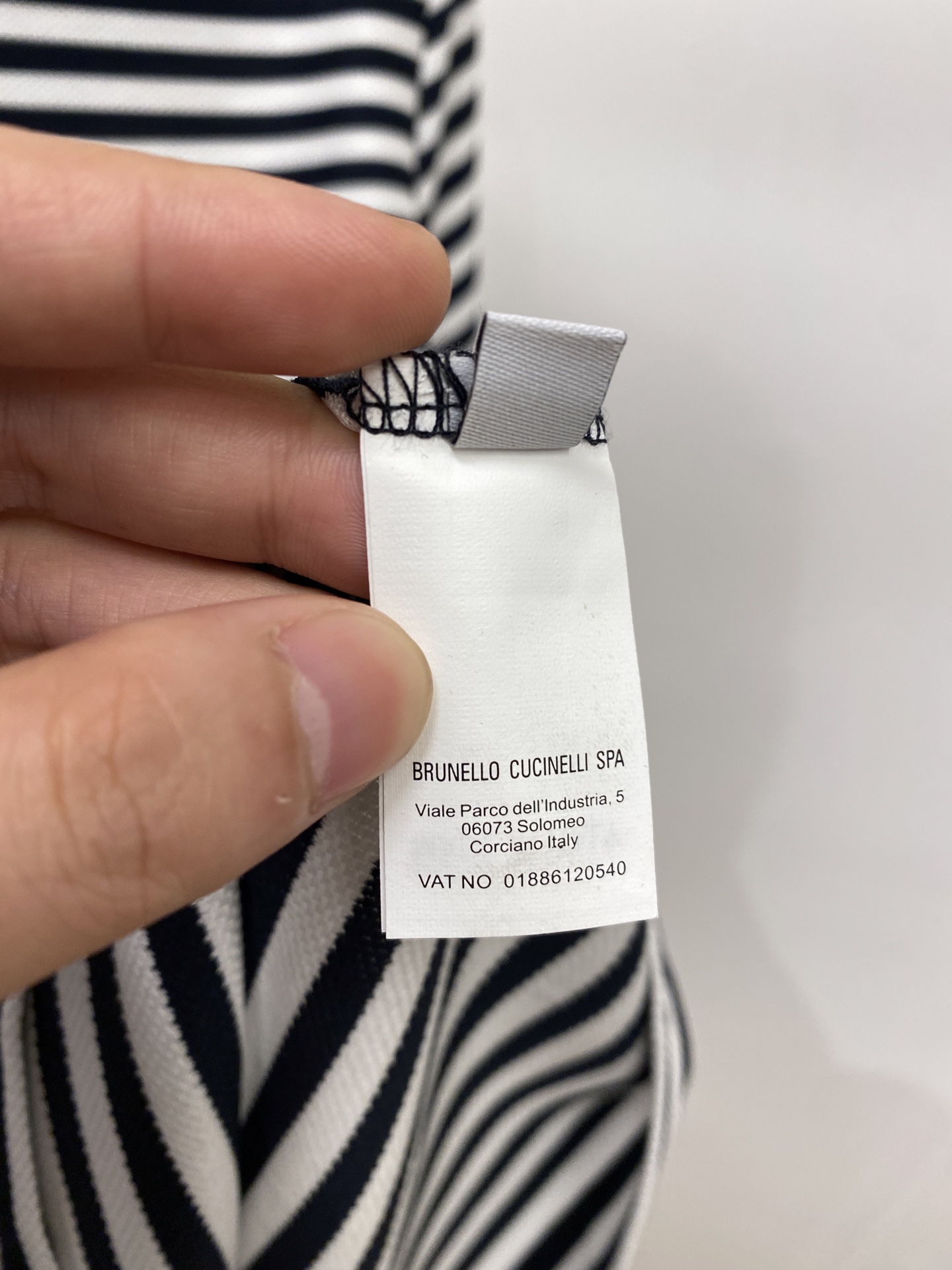 Brunello Cucinelli、2026新品短袖T恤，帅气时尚，胸前精致刺绣图案logo，简约百搭