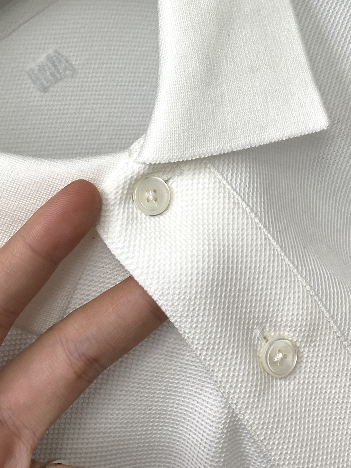 ami、2026新品短袖T恤，帅气时尚，胸前精致刺绣图案logo，简约百搭款。面料棉 不仅挺括，保持潮流