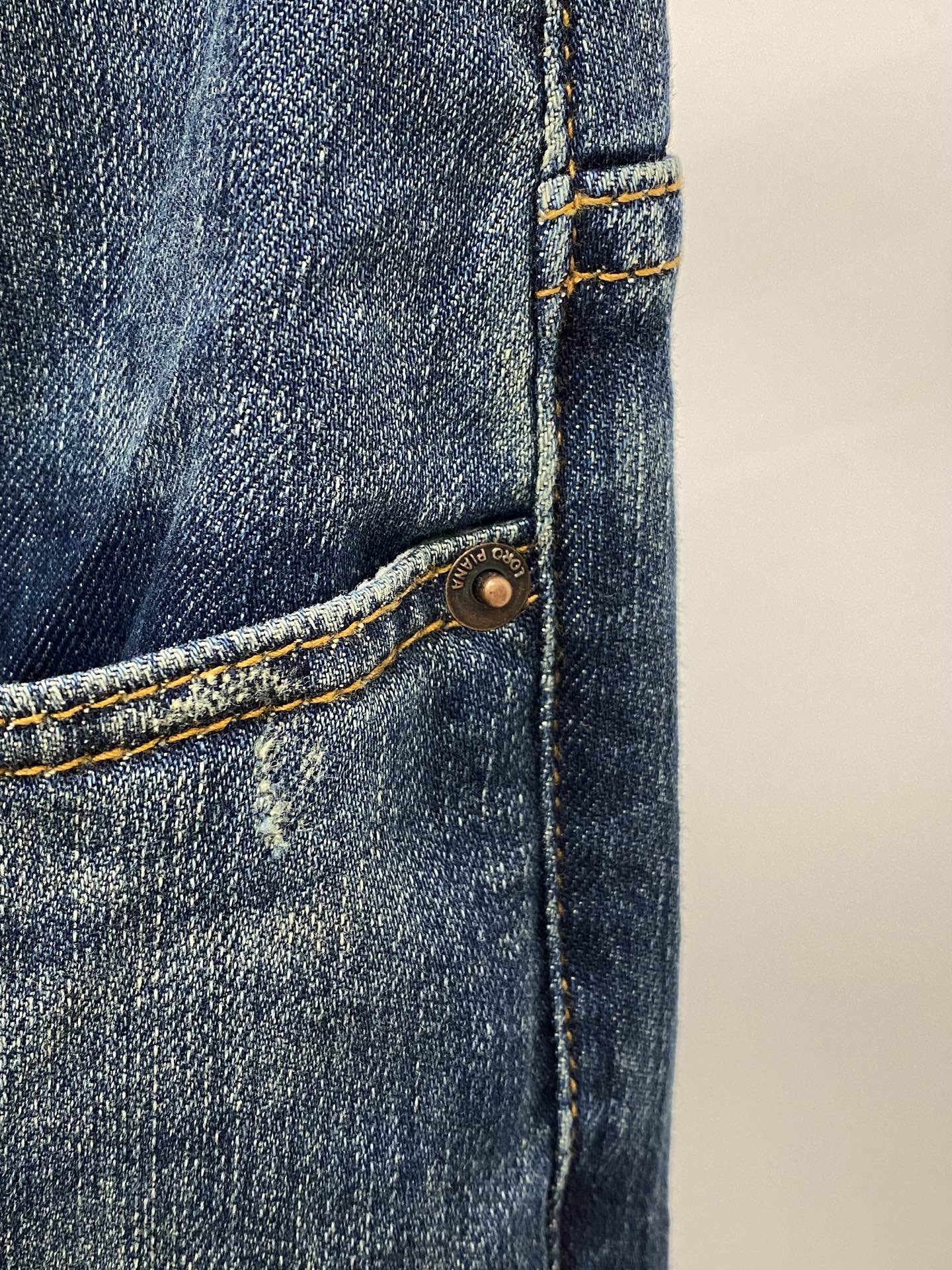 Loro Piana、2026最新品，专柜同步有售，原单狠货，水洗休闲牛仔裤，进口原版水洗弹力面料，舒适