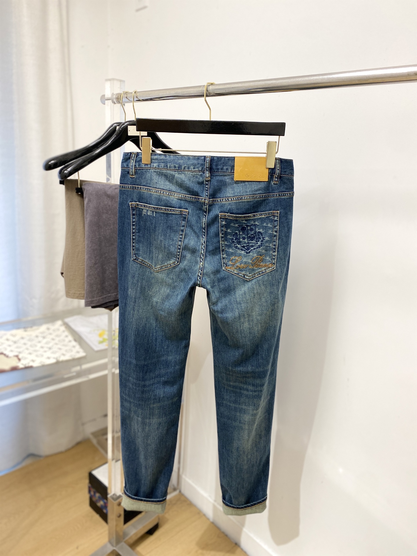 Loro Piana、2026最新品，专柜同步有售，原单狠货，水洗休闲牛仔裤，进口原版水洗弹力面料，舒适