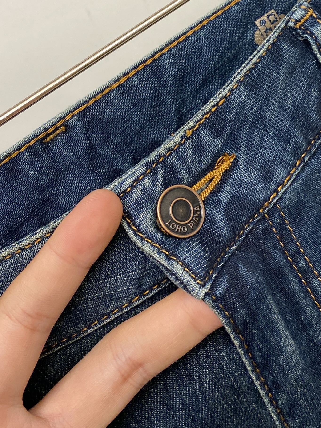 Loro Piana、2026最新品，专柜同步有售，原单狠货，水洗休闲牛仔裤，进口原版水洗弹力面料，舒适