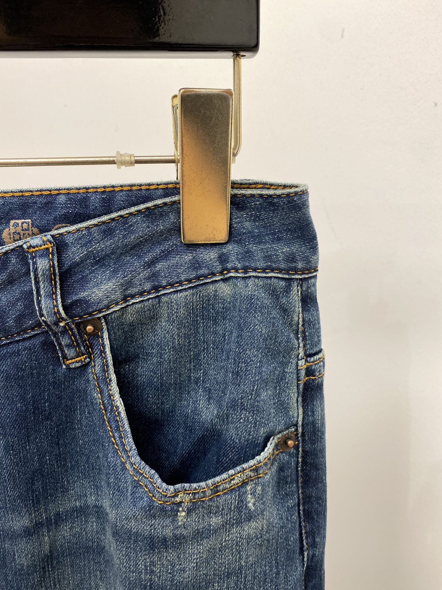 Loro Piana、2026最新品，专柜同步有售，原单狠货，水洗休闲牛仔裤，进口原版水洗弹力面料，舒适