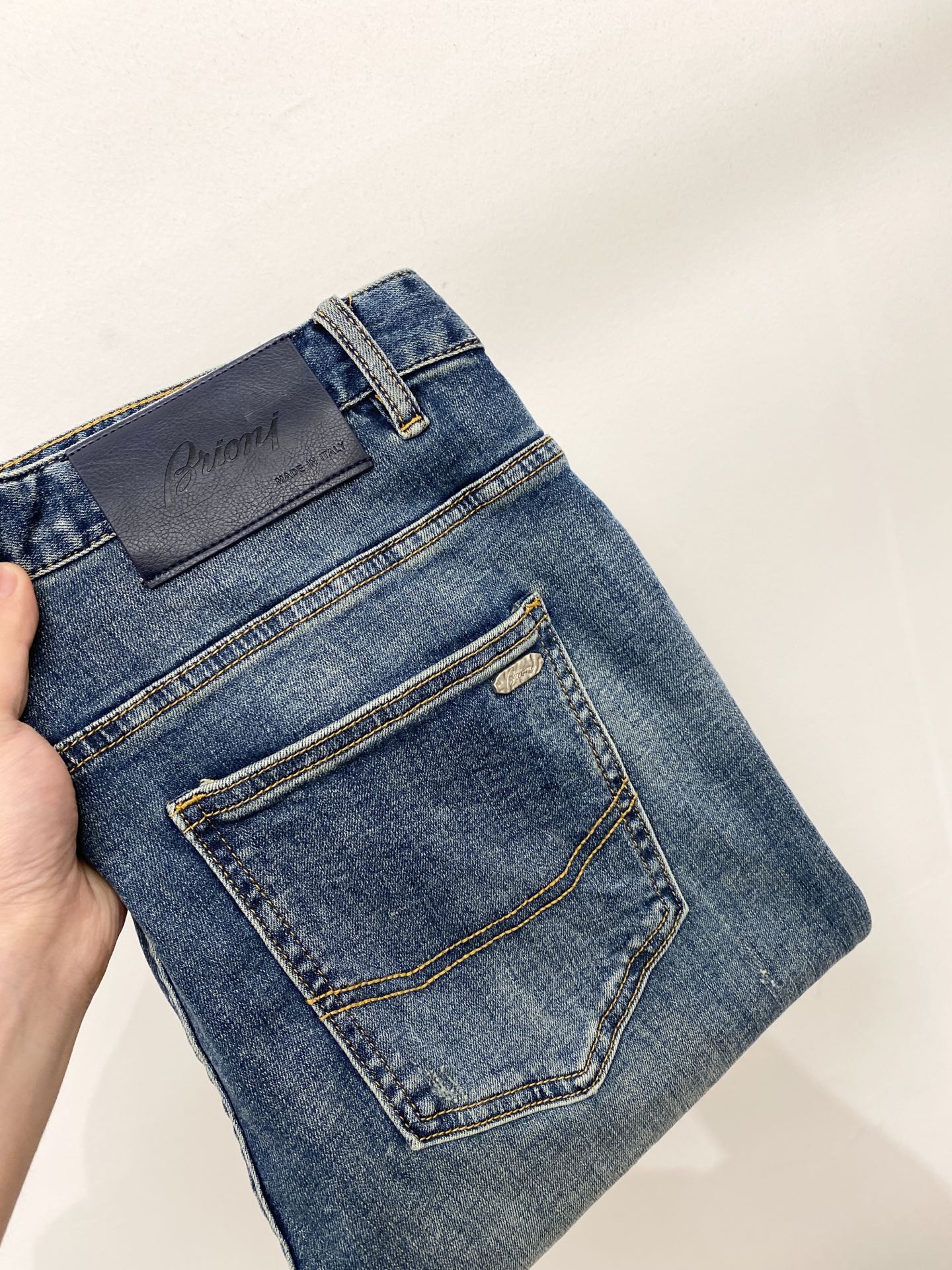 NO:848666,Buomi fashion brand, 2026 latest products, available at counters simultaneously, original goods, washed casual jeans, imported original washed stretch fabric, comfortable and elastic, original hardware accessories decorated with logo, super correct version, extremely high grade, counter quality, fashionable upper body, size 29-38,,jeans,19860909Buomi 时尚潮牌、2026最新品,专柜同步有售,原单狠货,水洗休闲牛仔裤,进口原版水洗弹力面料,舒适有弹性,原版五金辅料装饰logo,版型超正,档次极高,专柜品质,上身时尚有型,码数29-38,,jeans,,Men's clothing